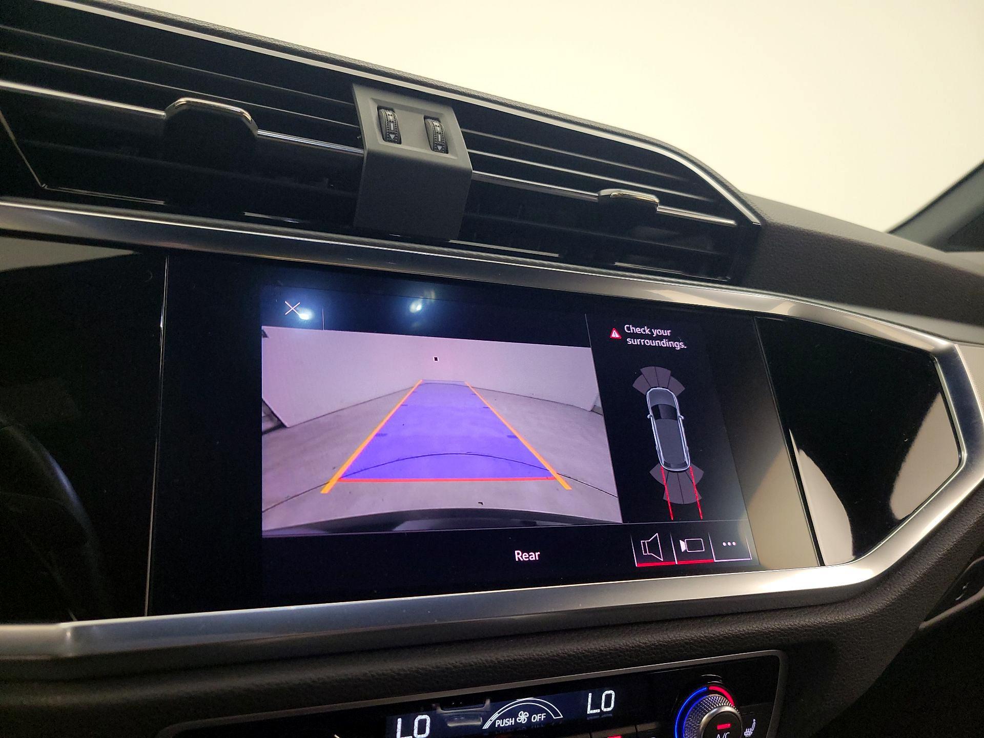 Thumbnail: 2020 Audi Q3 - 14