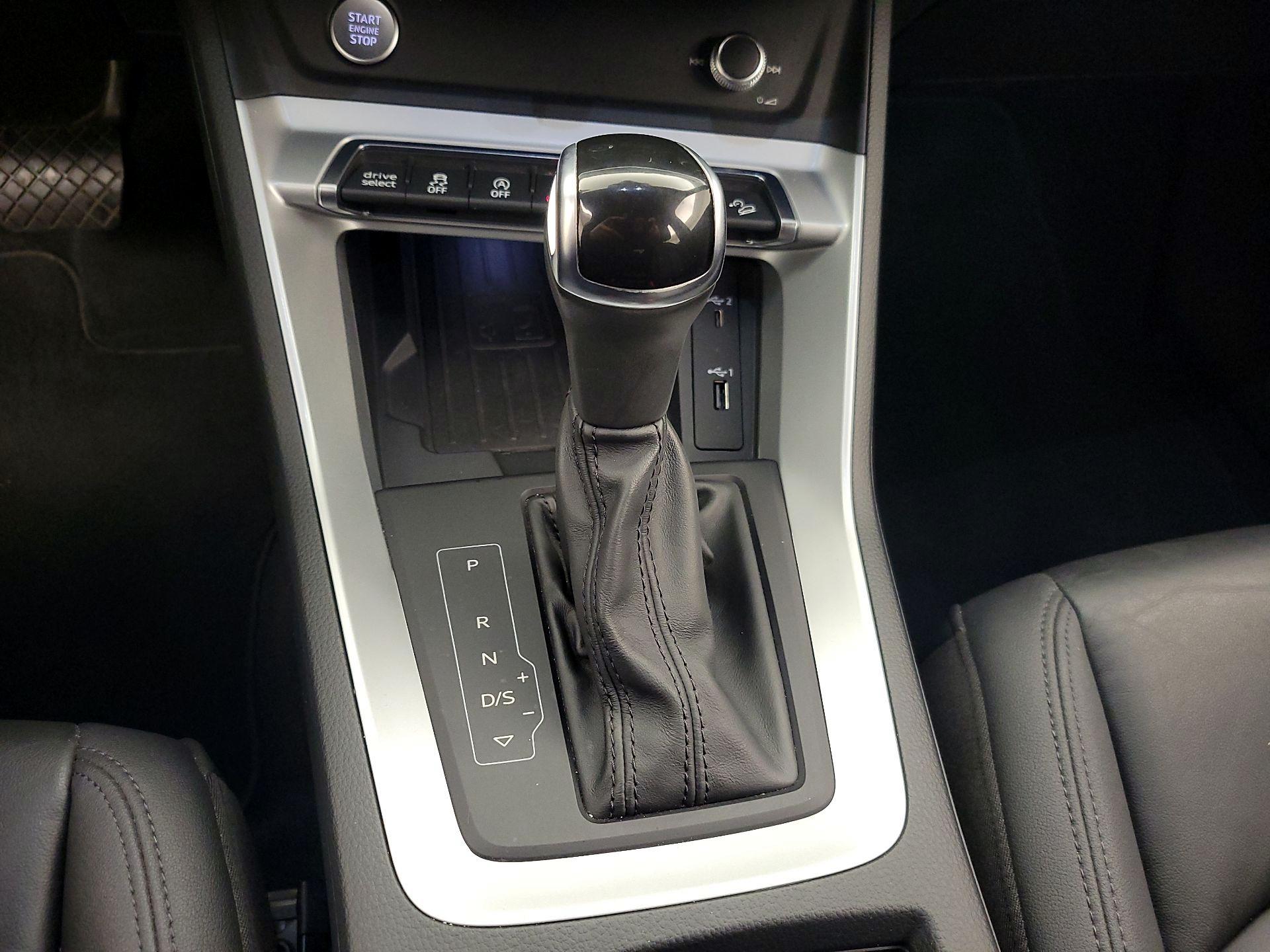 Thumbnail: 2020 Audi Q3 - 17