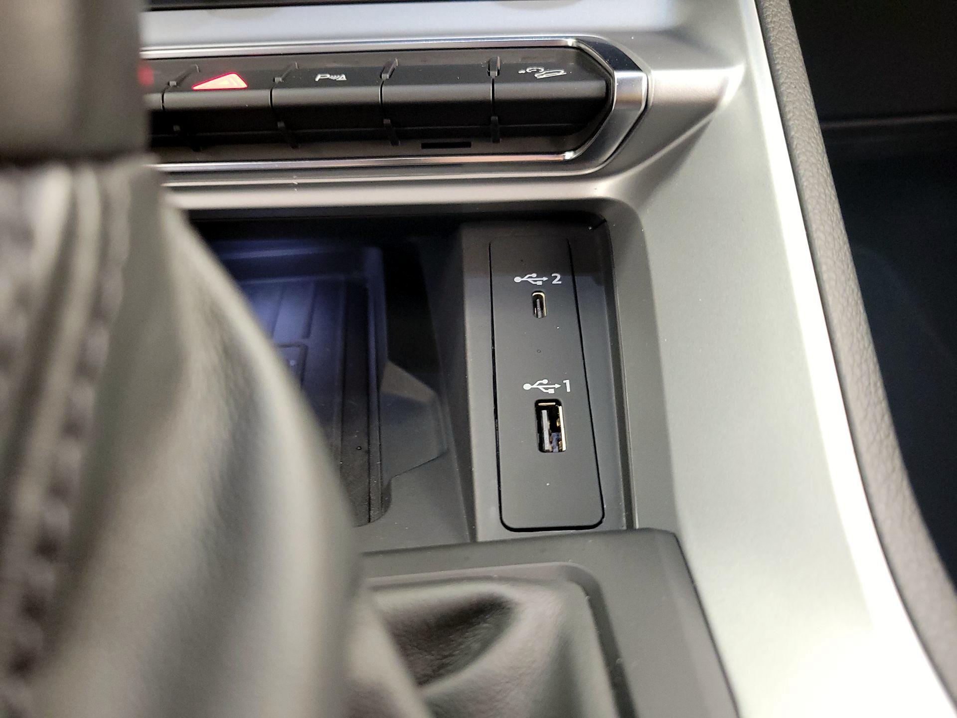 Thumbnail: 2020 Audi Q3 - 18