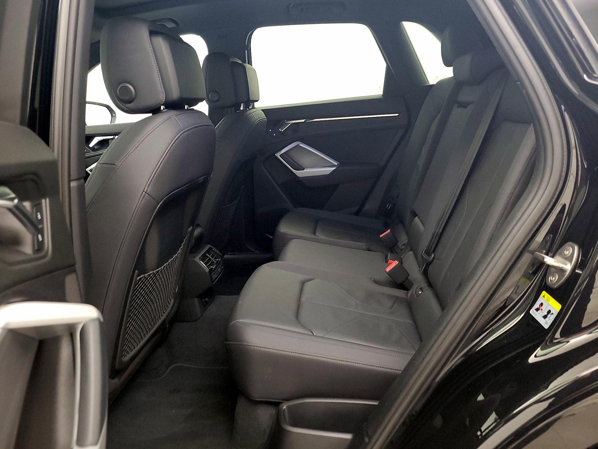 Thumbnail: 2020 Audi Q3 - 19