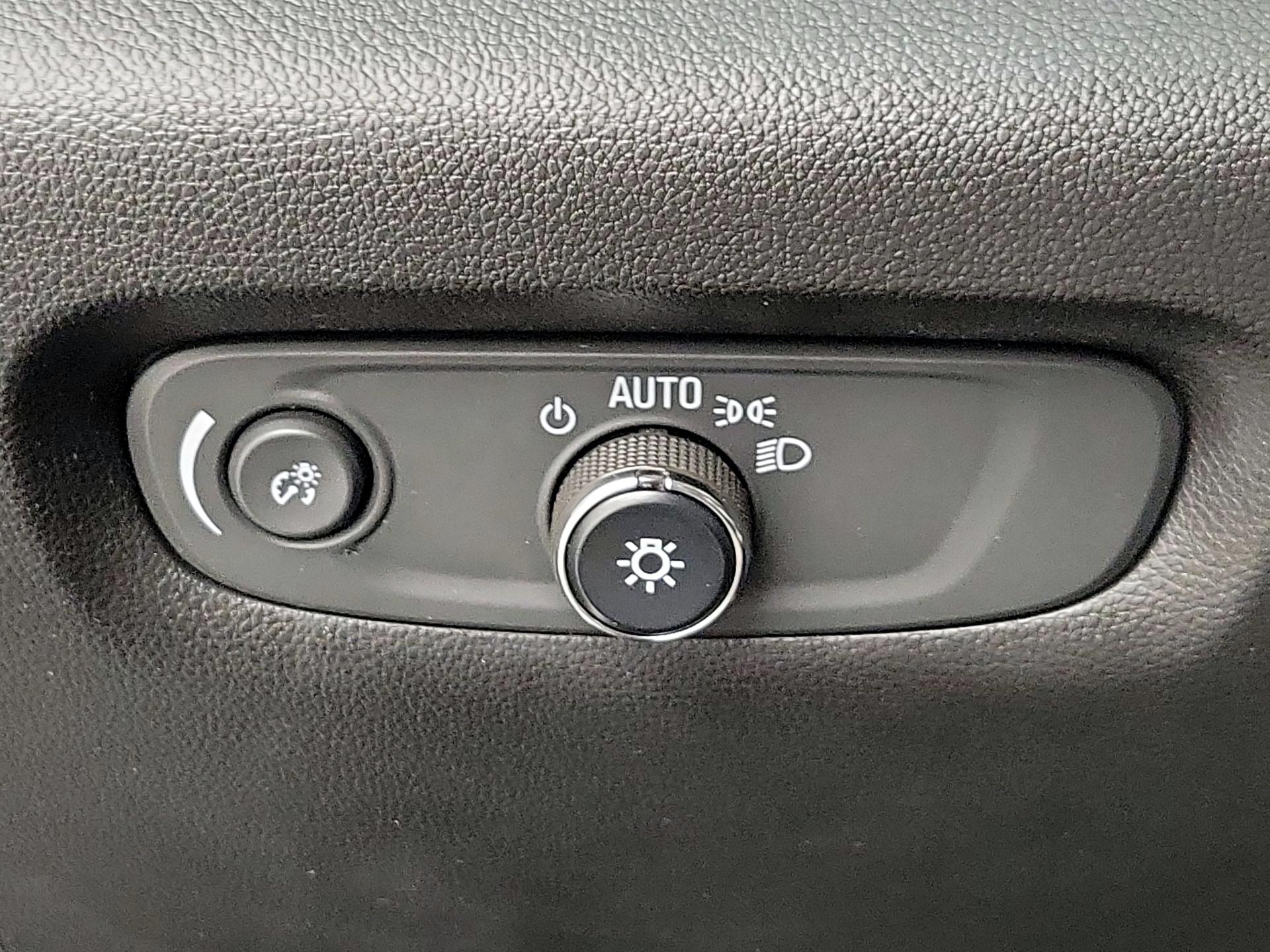 Thumbnail: 2023 Chevrolet Traverse - 13