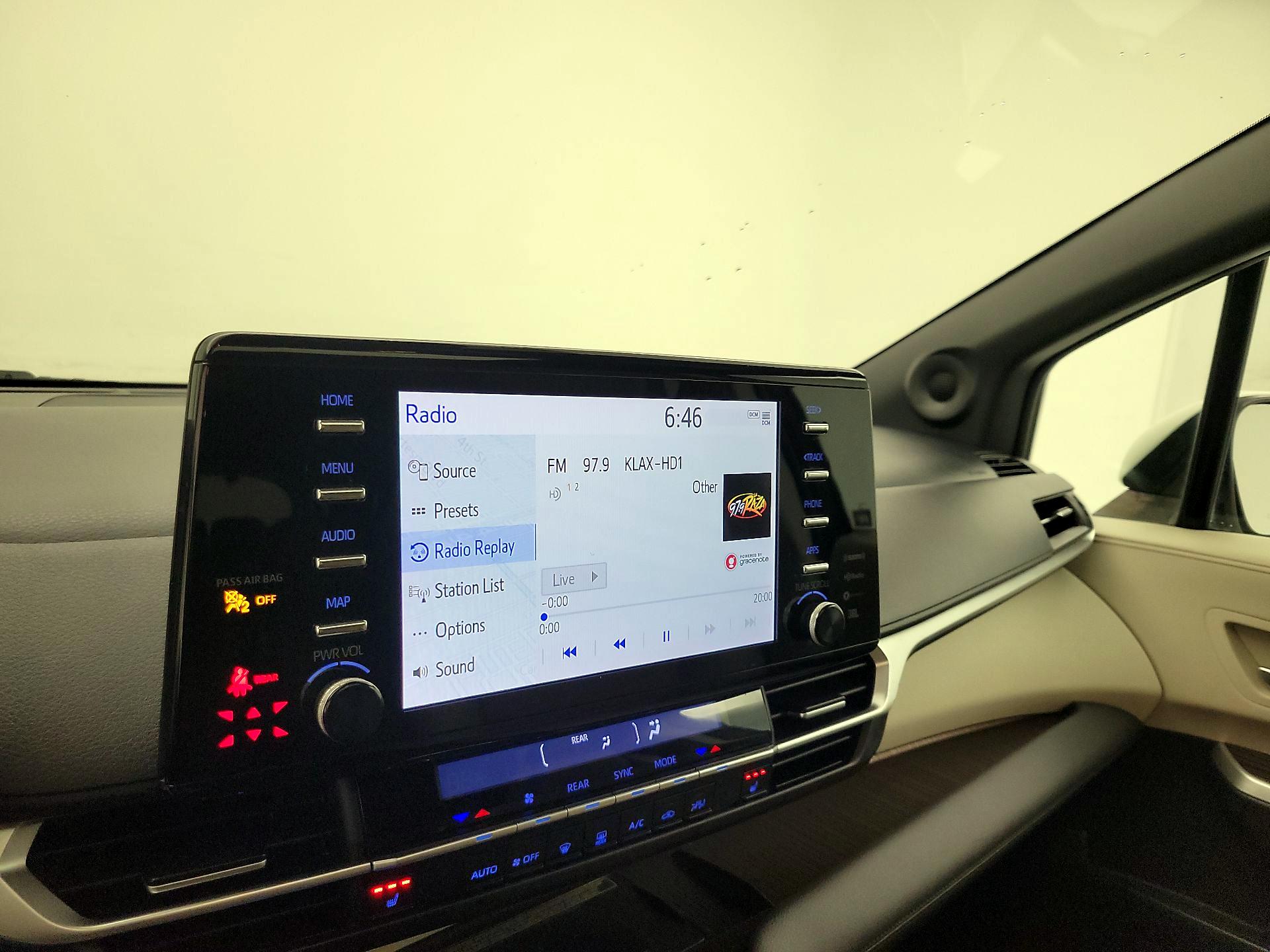 Thumbnail: 2021 Toyota Sienna - 15