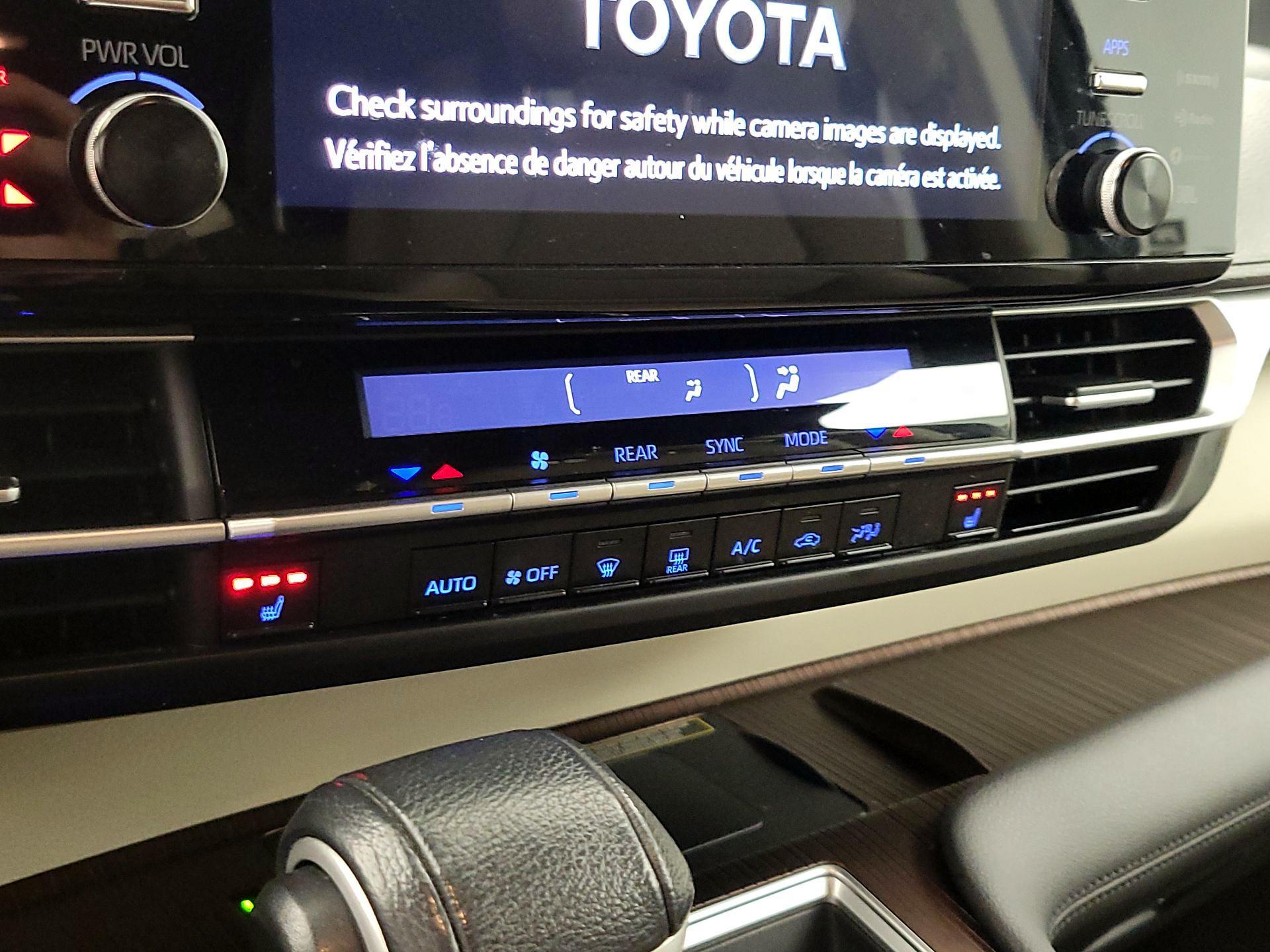 Thumbnail: 2021 Toyota Sienna - 16