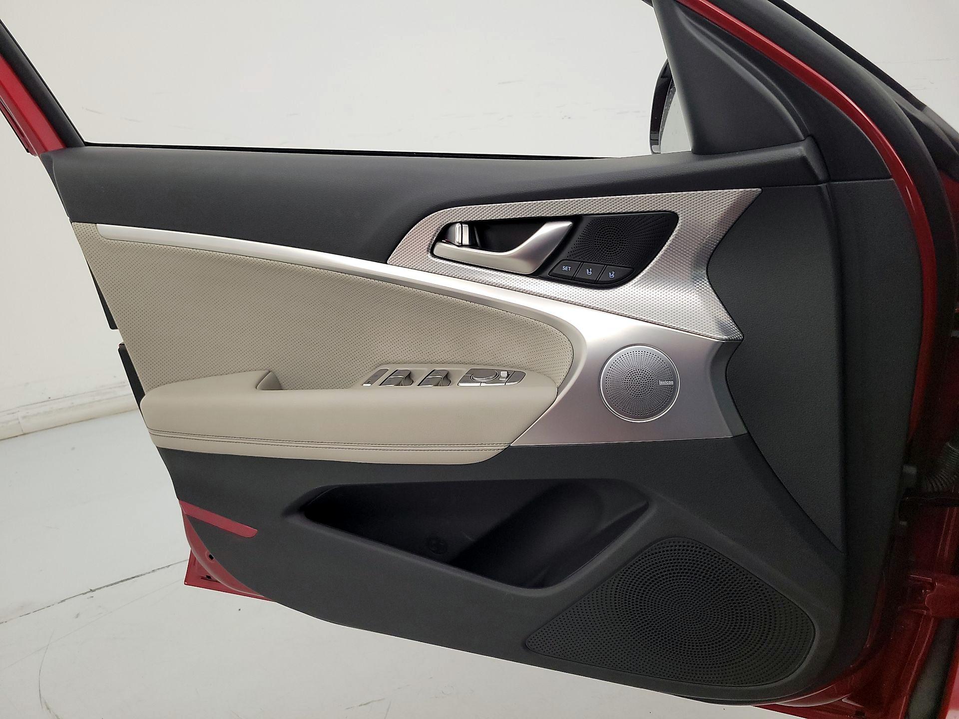 Thumbnail: 2022 Genesis G70 - 12