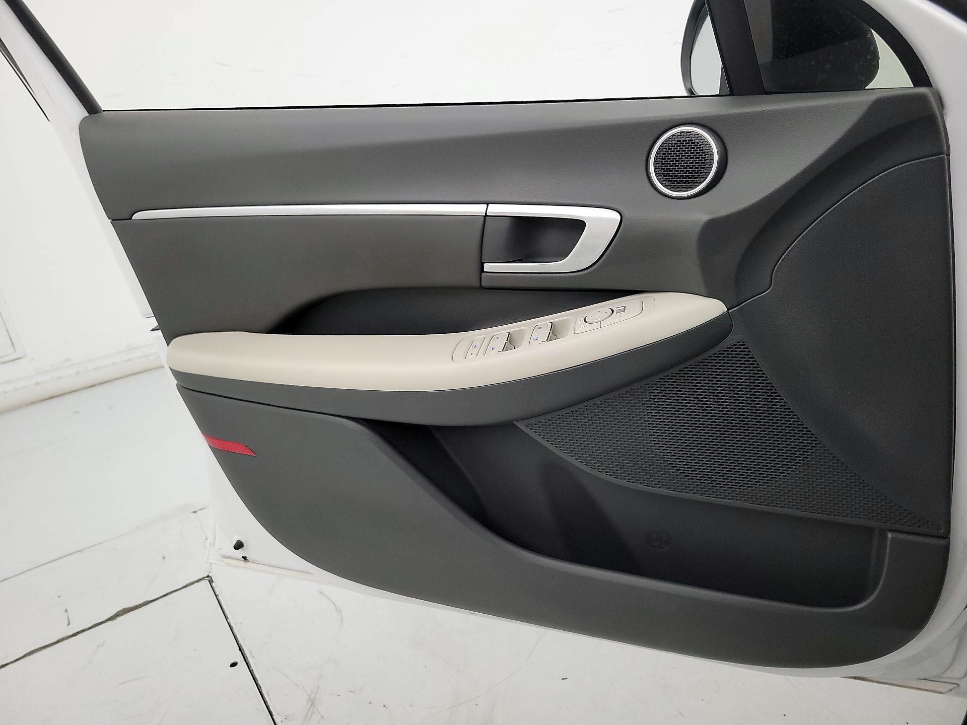 Thumbnail: 2023 Hyundai Sonata - 12