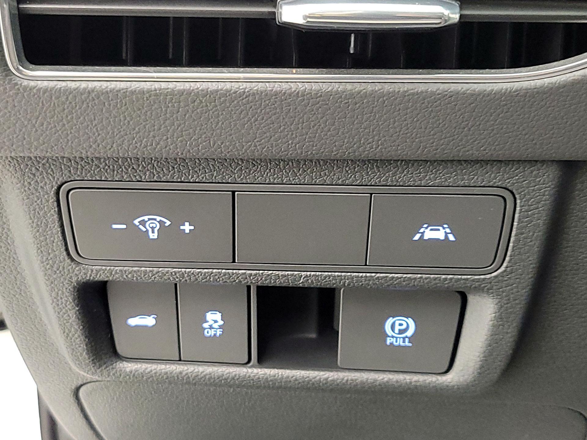 Thumbnail: 2023 Hyundai Sonata - 13