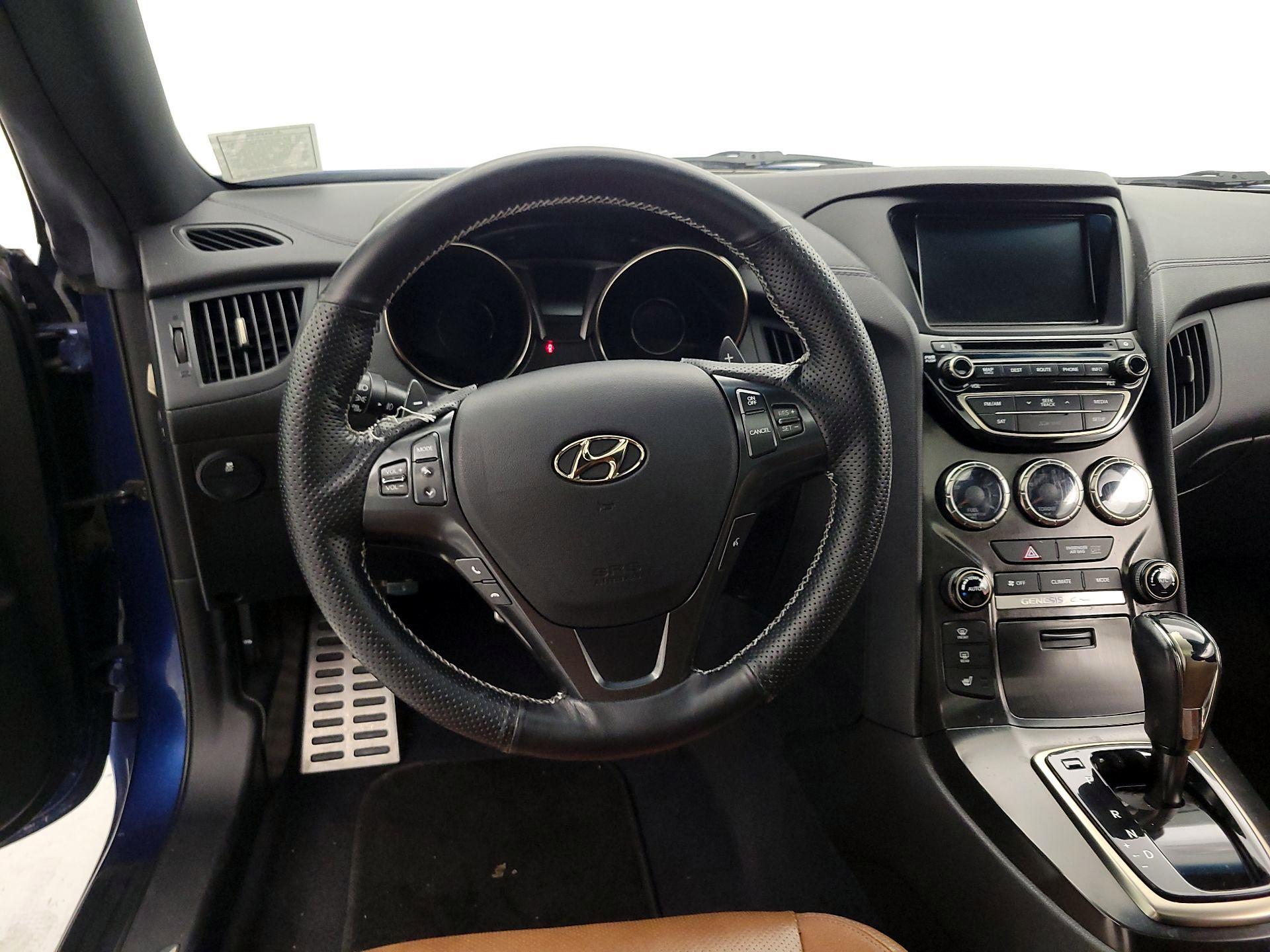 Thumbnail: 2015 Hyundai Genesis - 10