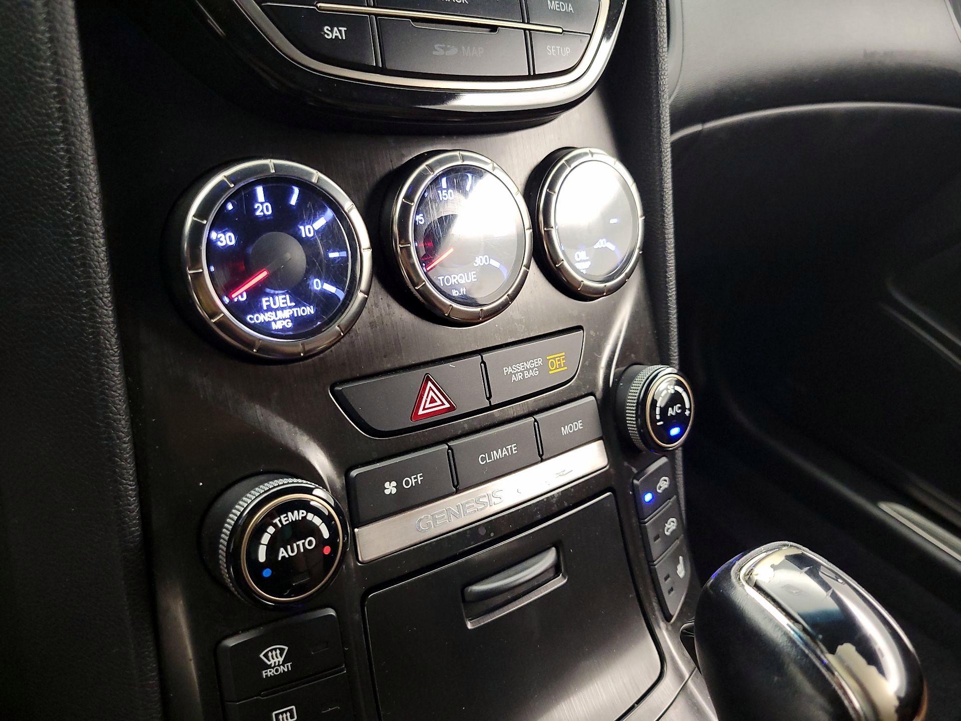 Thumbnail: 2015 Hyundai Genesis - 14