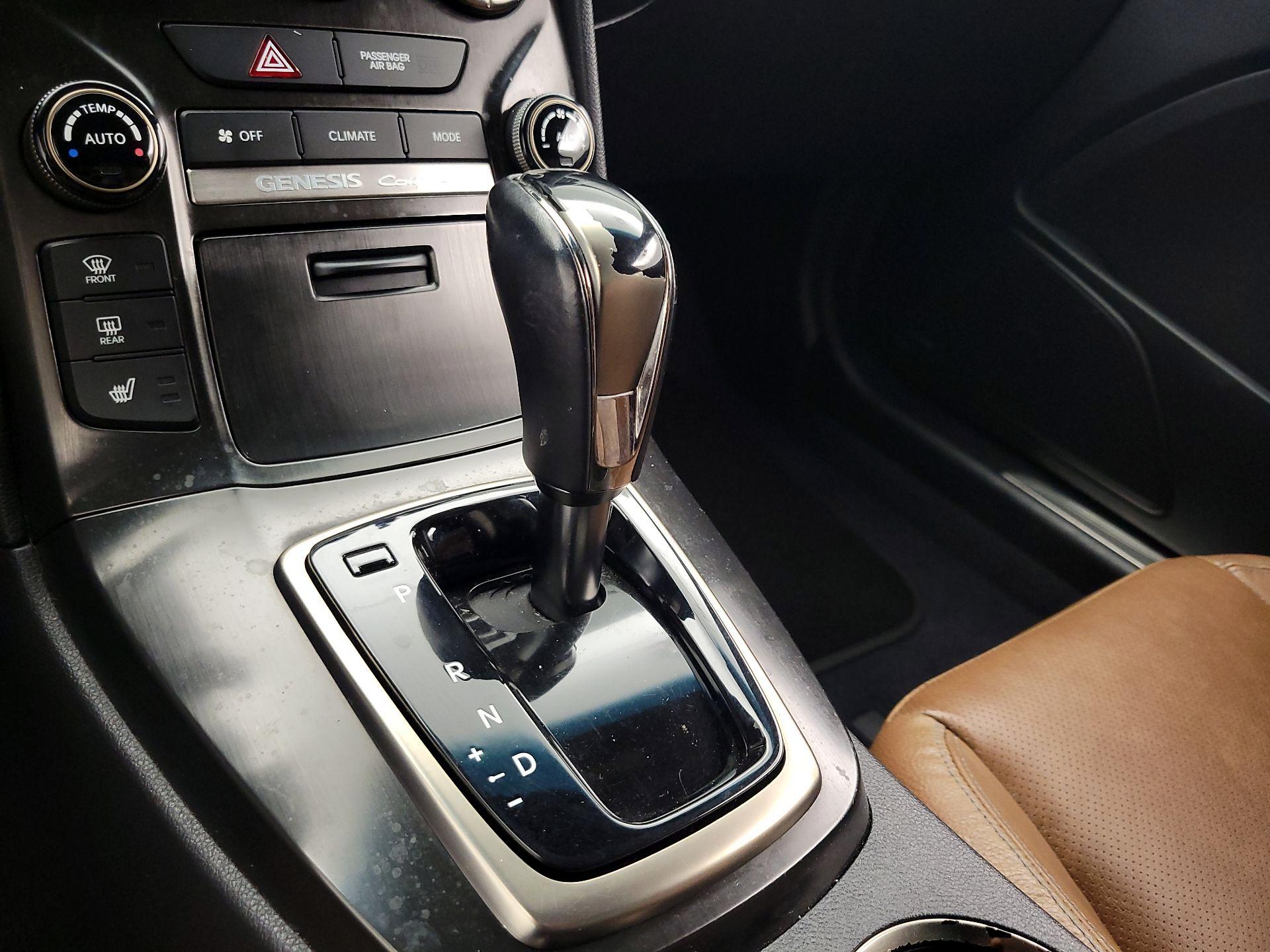 Thumbnail: 2015 Hyundai Genesis - 15