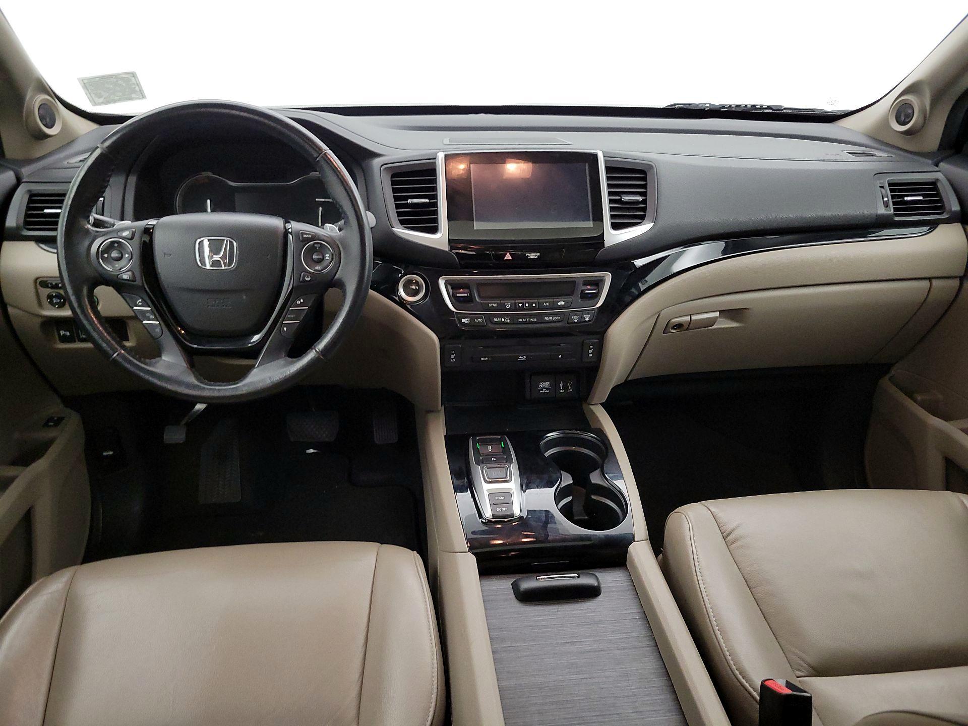 Thumbnail: 2016 Honda Pilot - 9