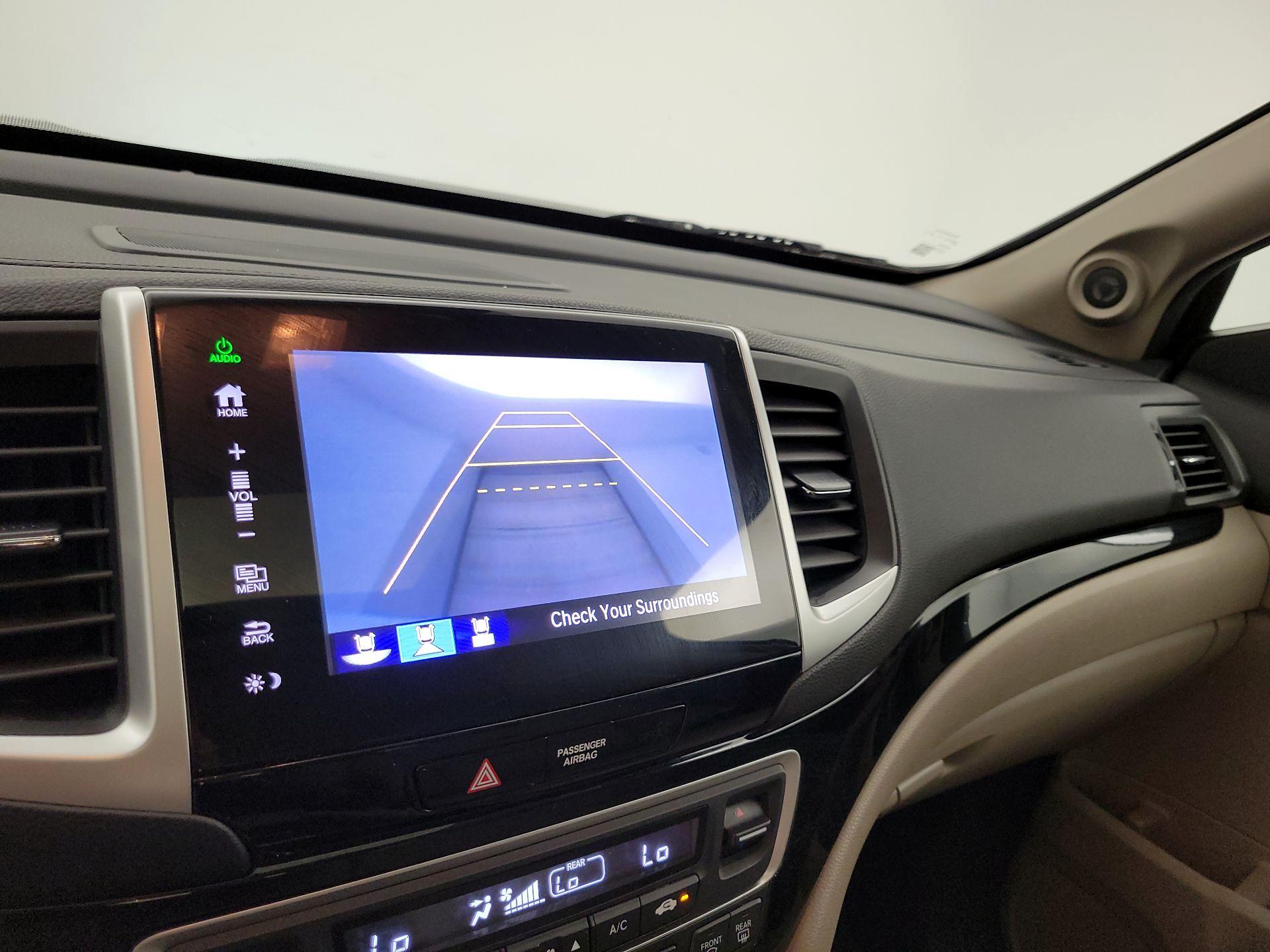 Thumbnail: 2016 Honda Pilot - 14