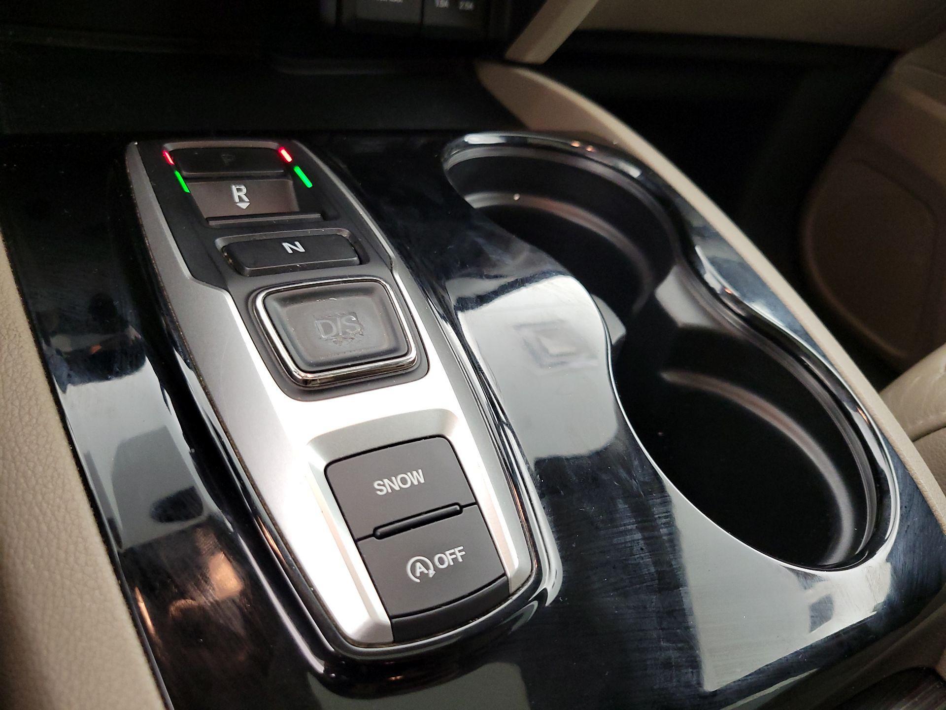 Thumbnail: 2016 Honda Pilot - 17