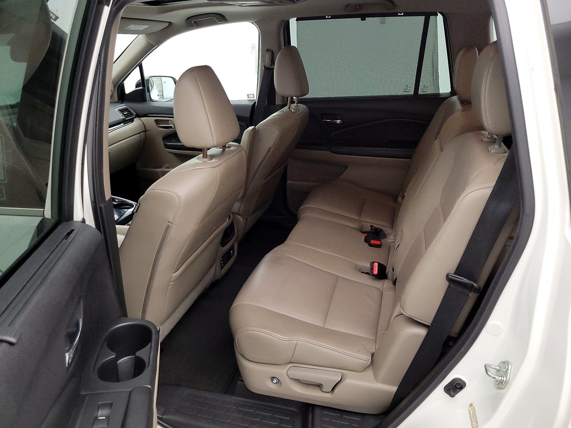 Thumbnail: 2016 Honda Pilot - 19