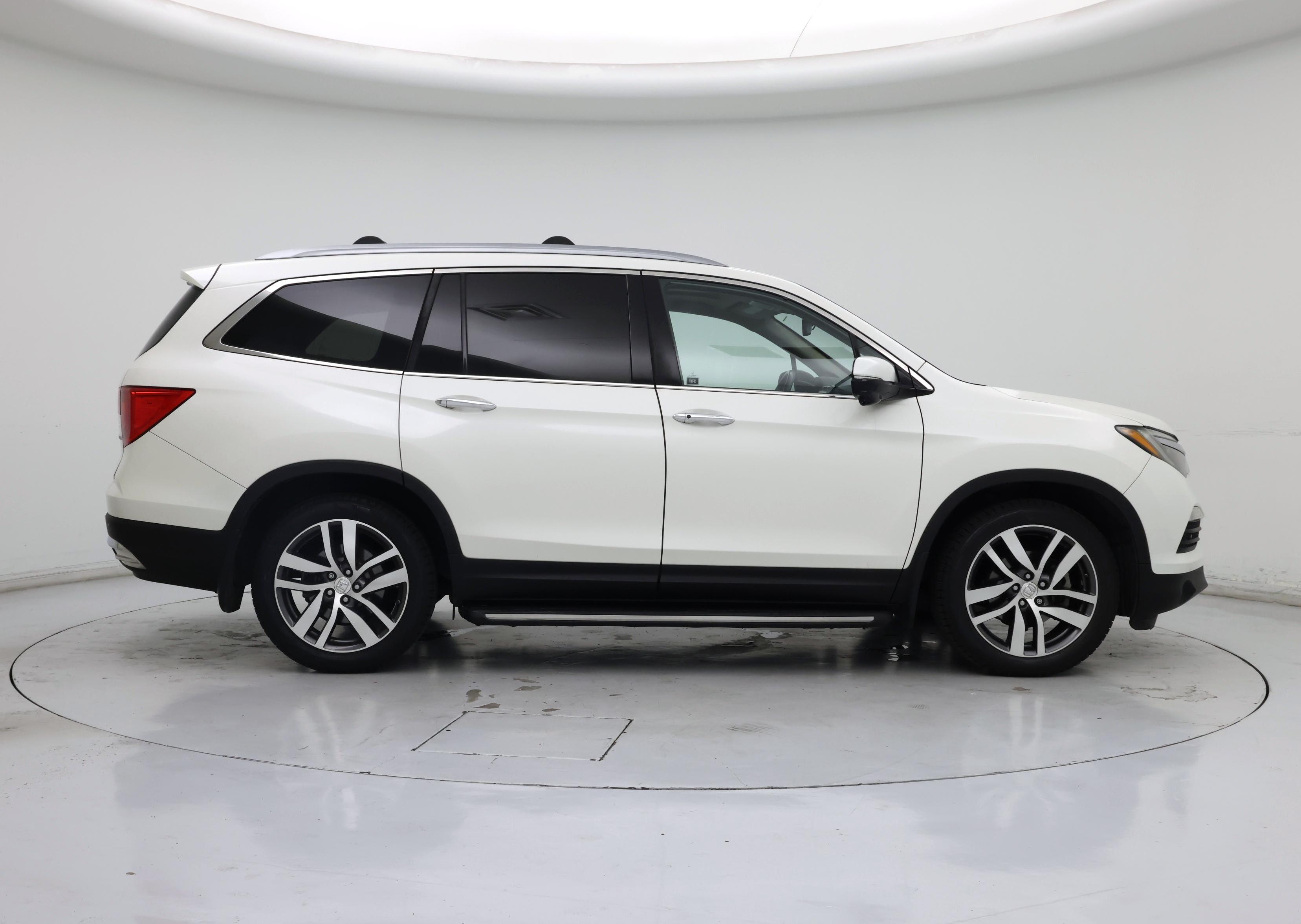 Thumbnail: 2016 Honda Pilot - 7