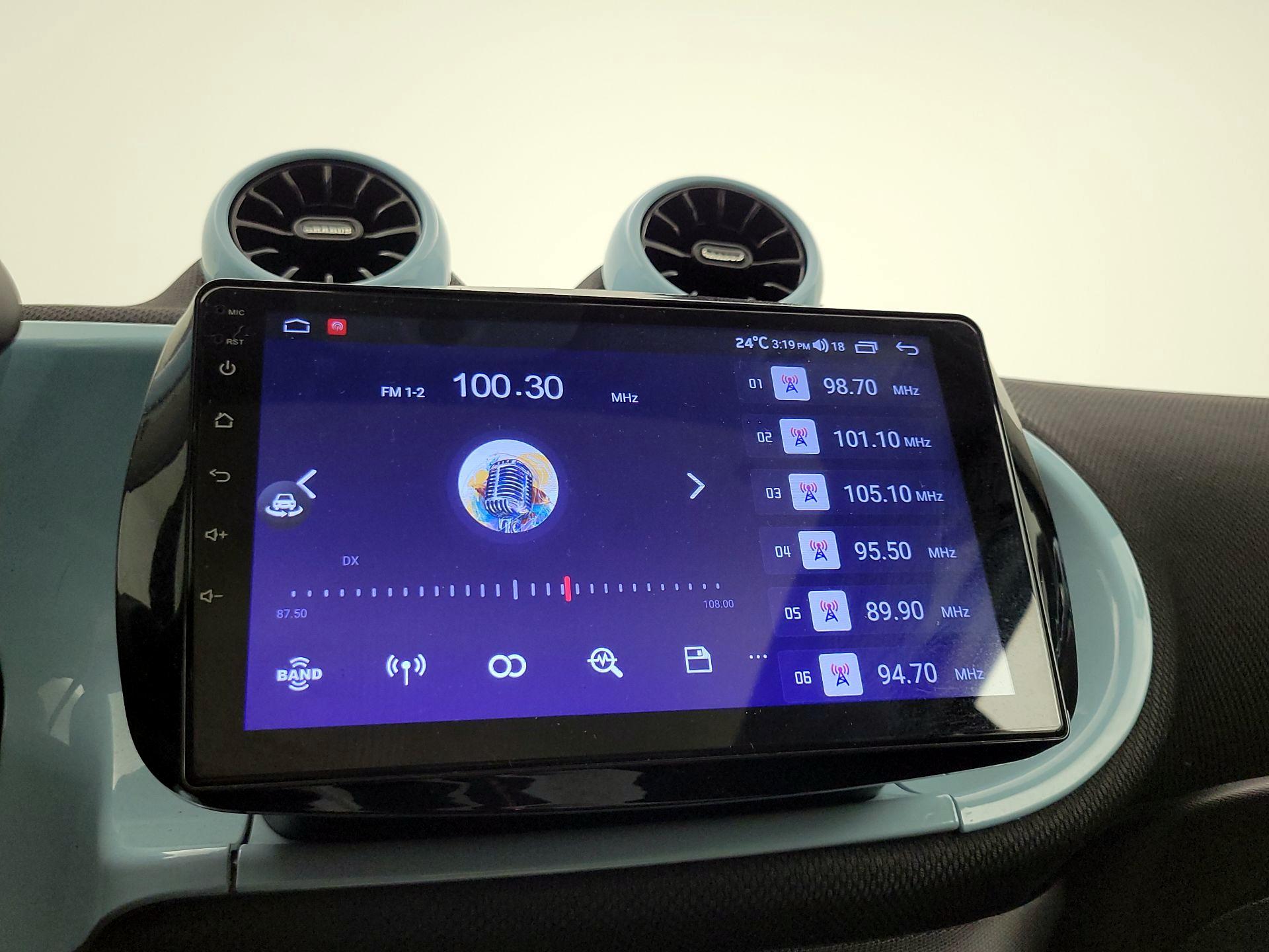 Thumbnail: 2016 smart fortwo - 16