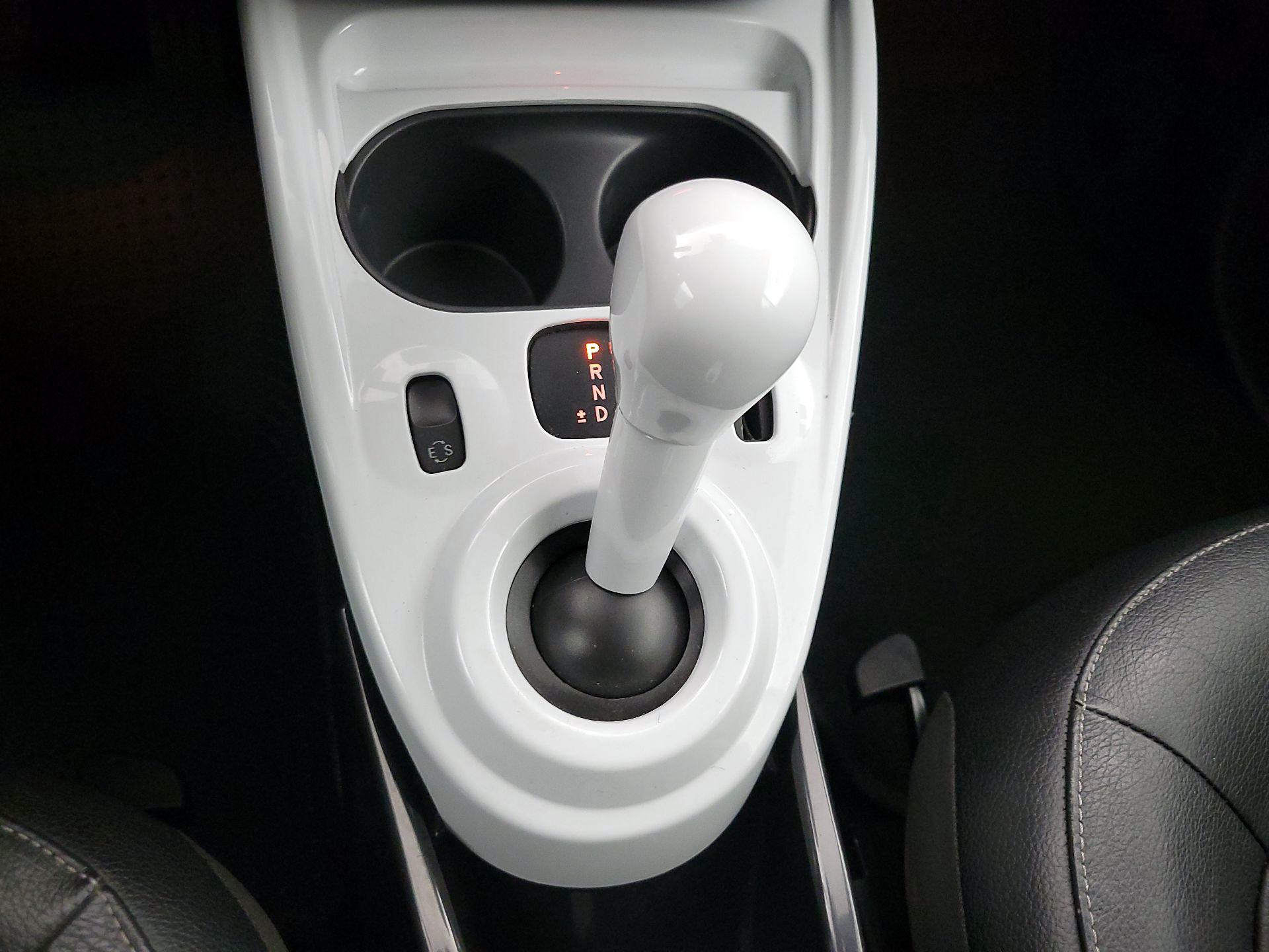 Thumbnail: 2016 smart fortwo - 18