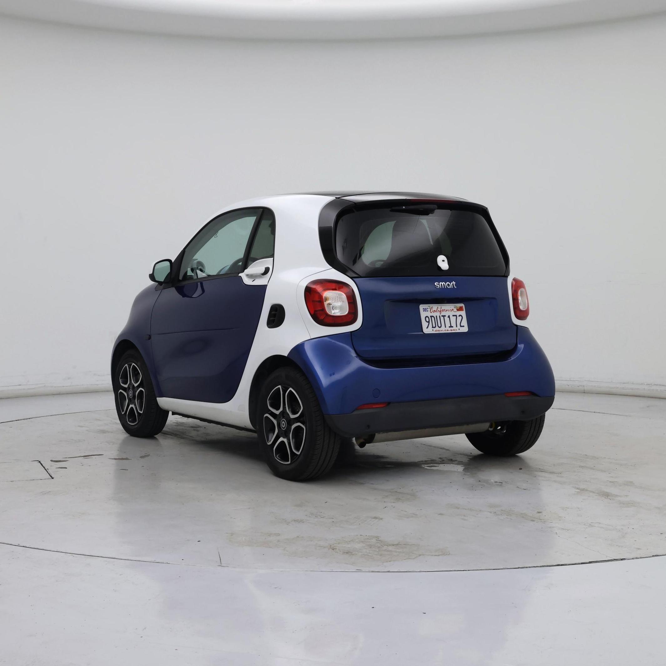 Thumbnail: 2016 smart fortwo - 2