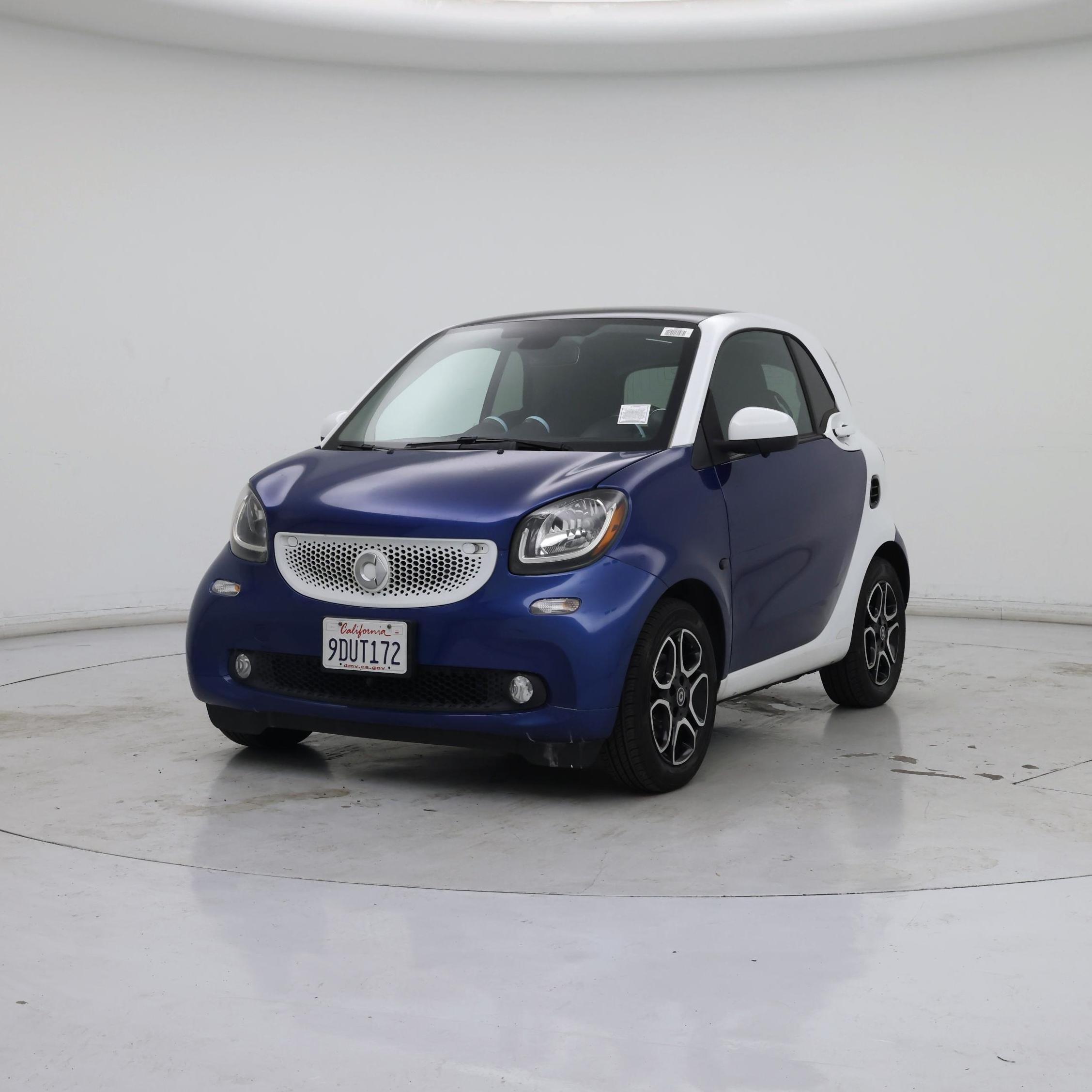 Thumbnail: 2016 smart fortwo - 4