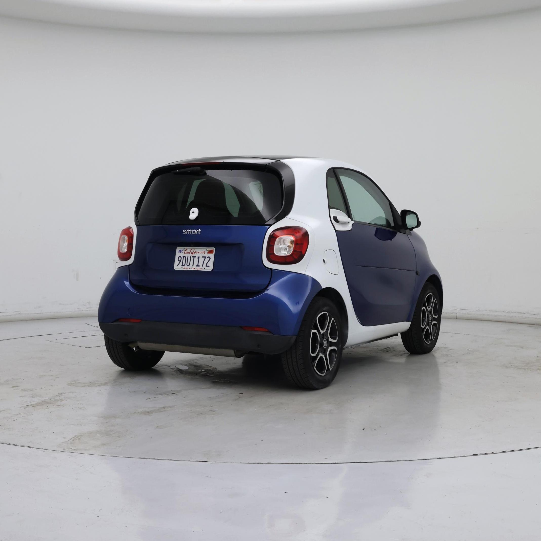 Thumbnail: 2016 smart fortwo - 8