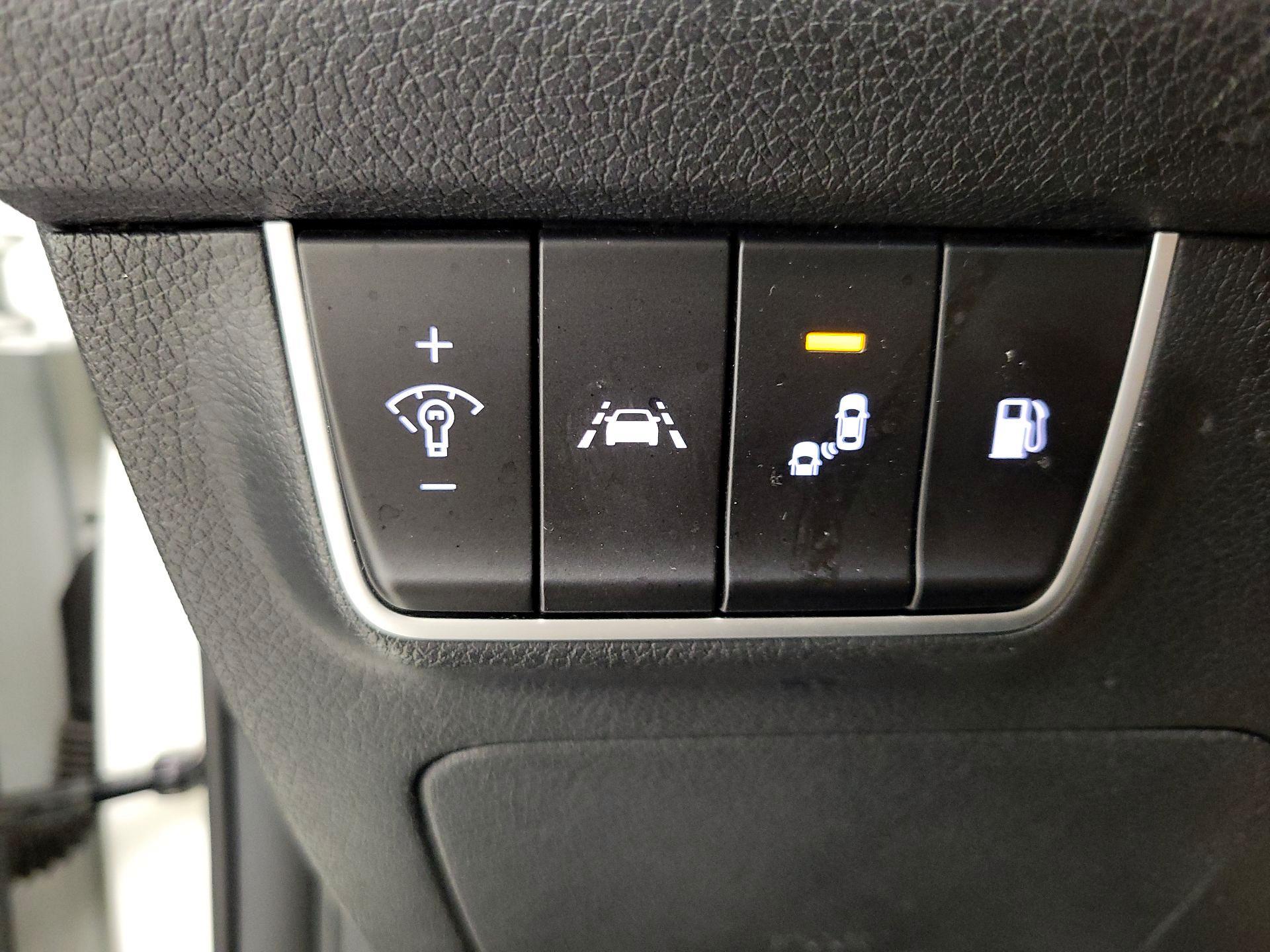 Thumbnail: 2018 Kia Stinger - 13