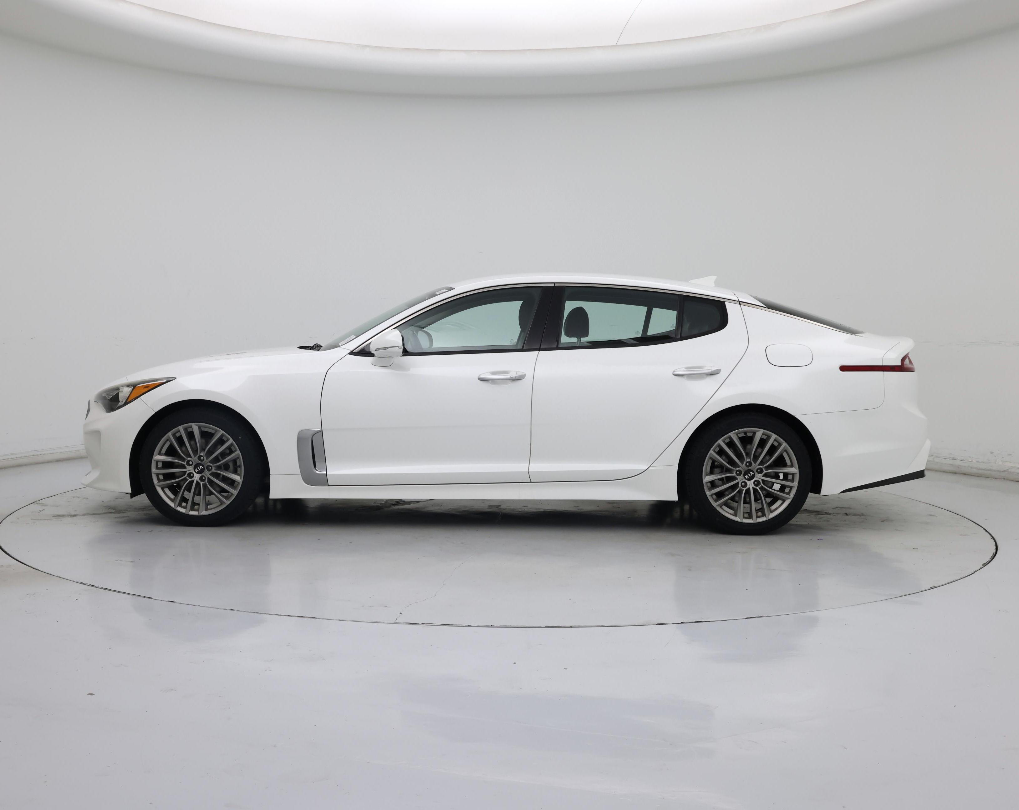 Thumbnail: 2018 Kia Stinger - 3