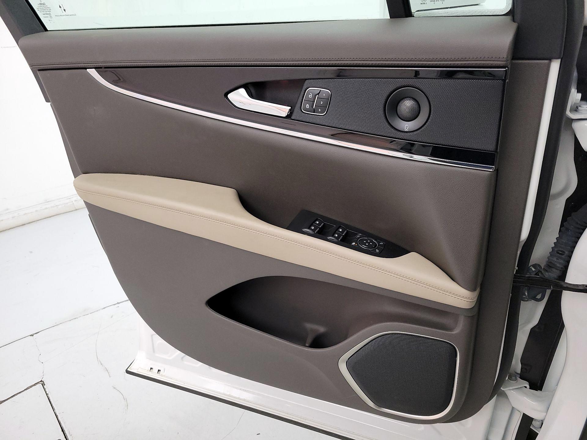 Thumbnail: 2022 Lincoln Nautilus - 12