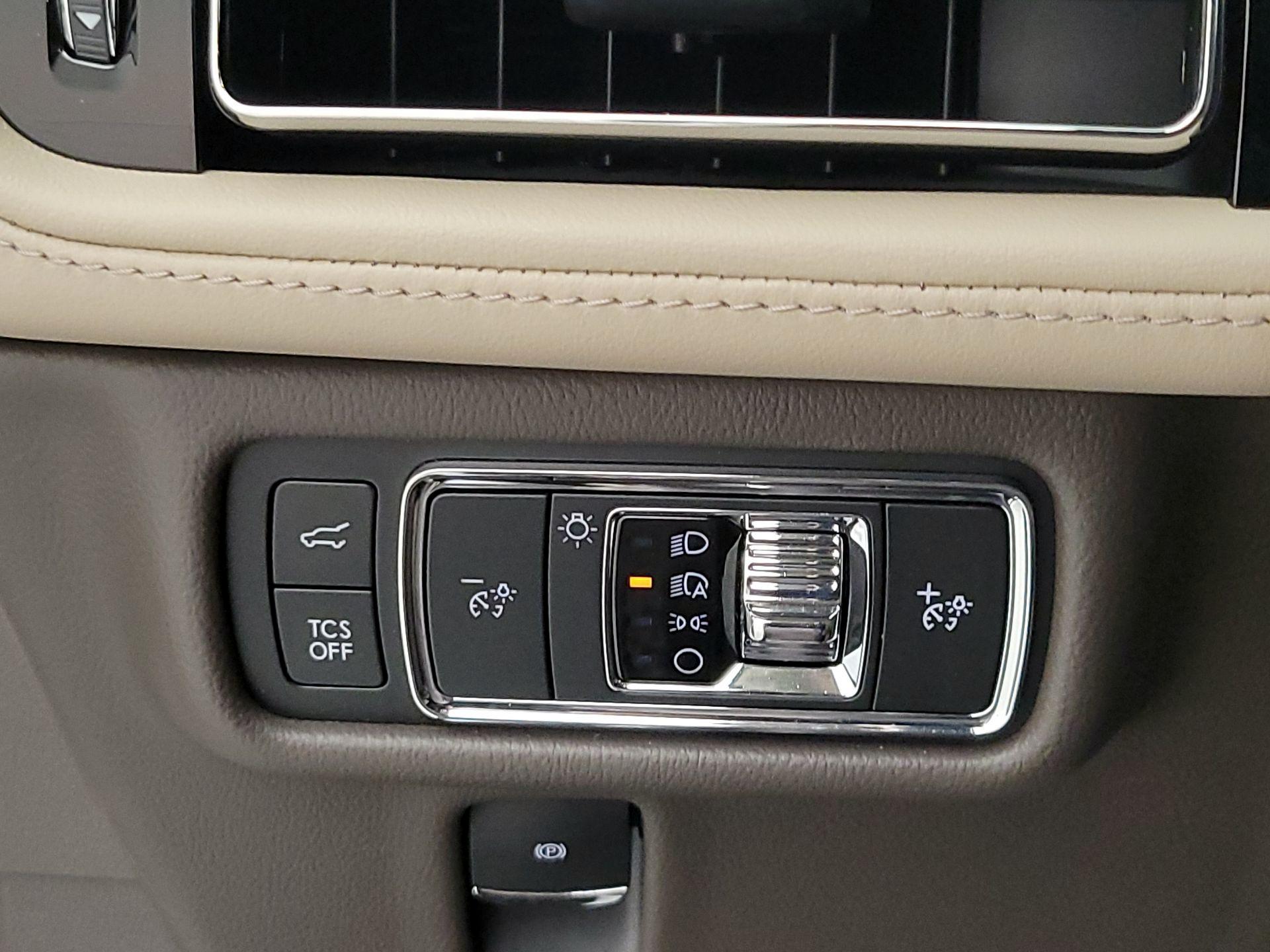 Thumbnail: 2022 Lincoln Nautilus - 13