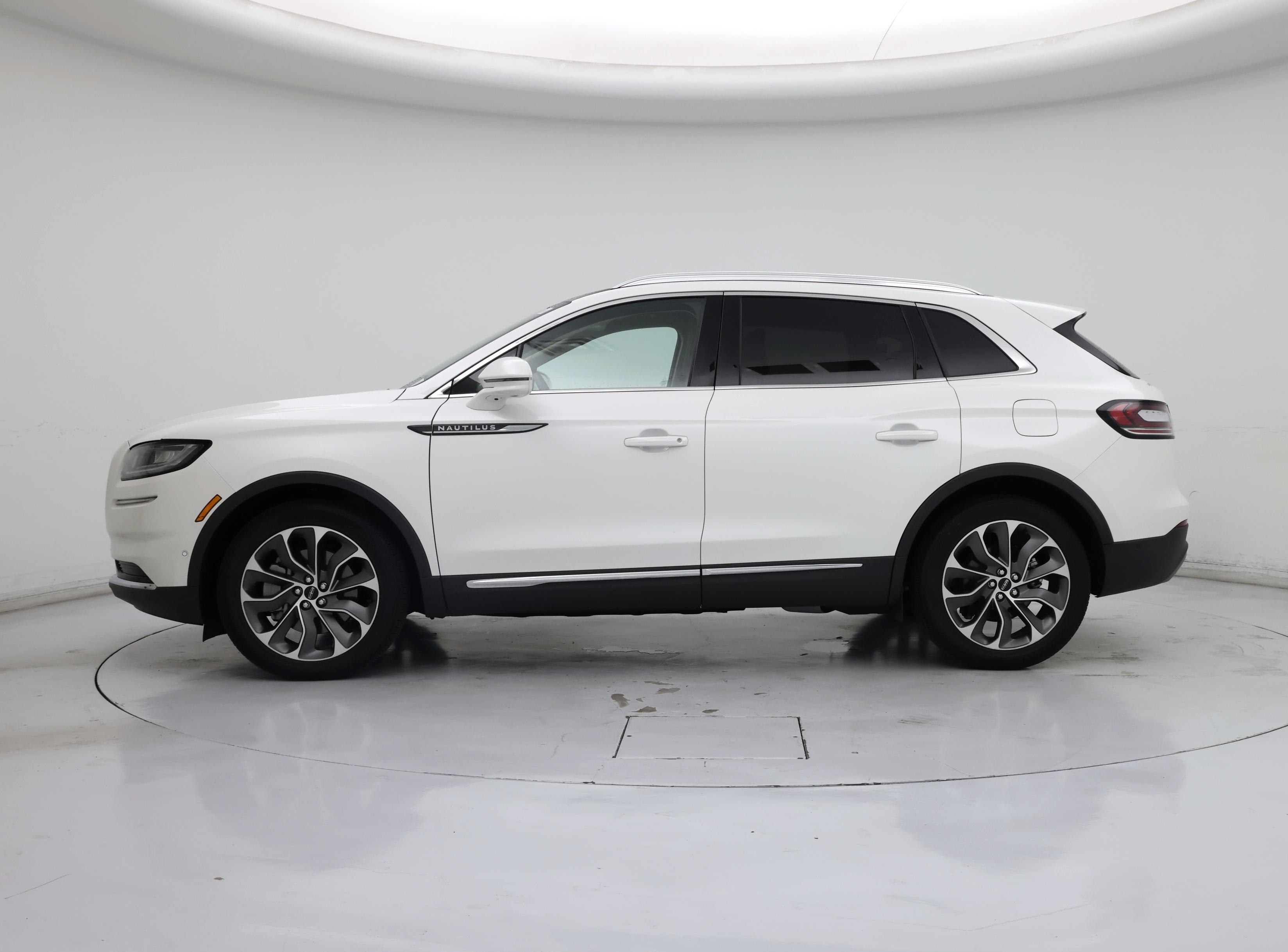 Thumbnail: 2022 Lincoln Nautilus - 3