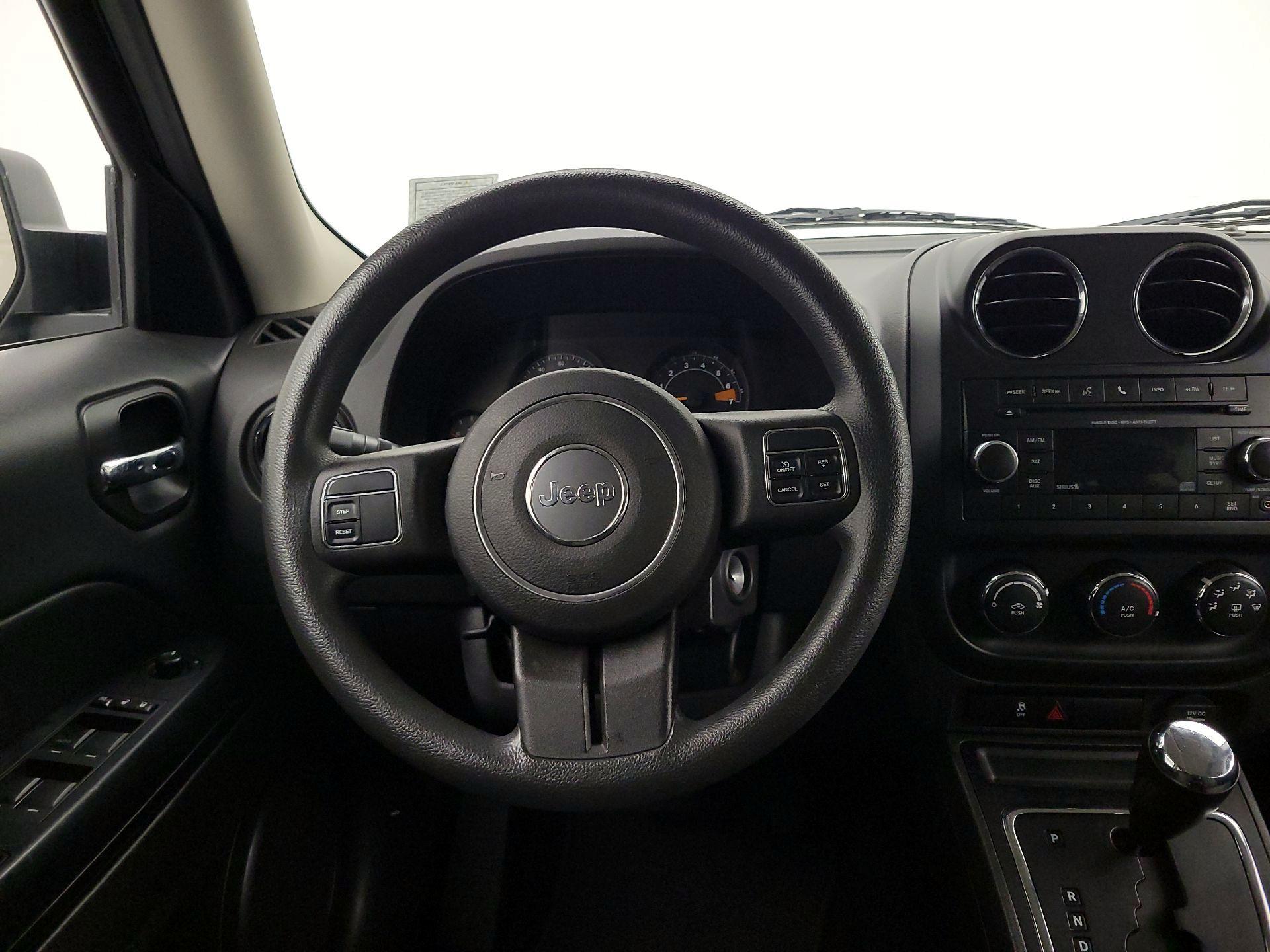 Thumbnail: 2016 Jeep Patriot - 10