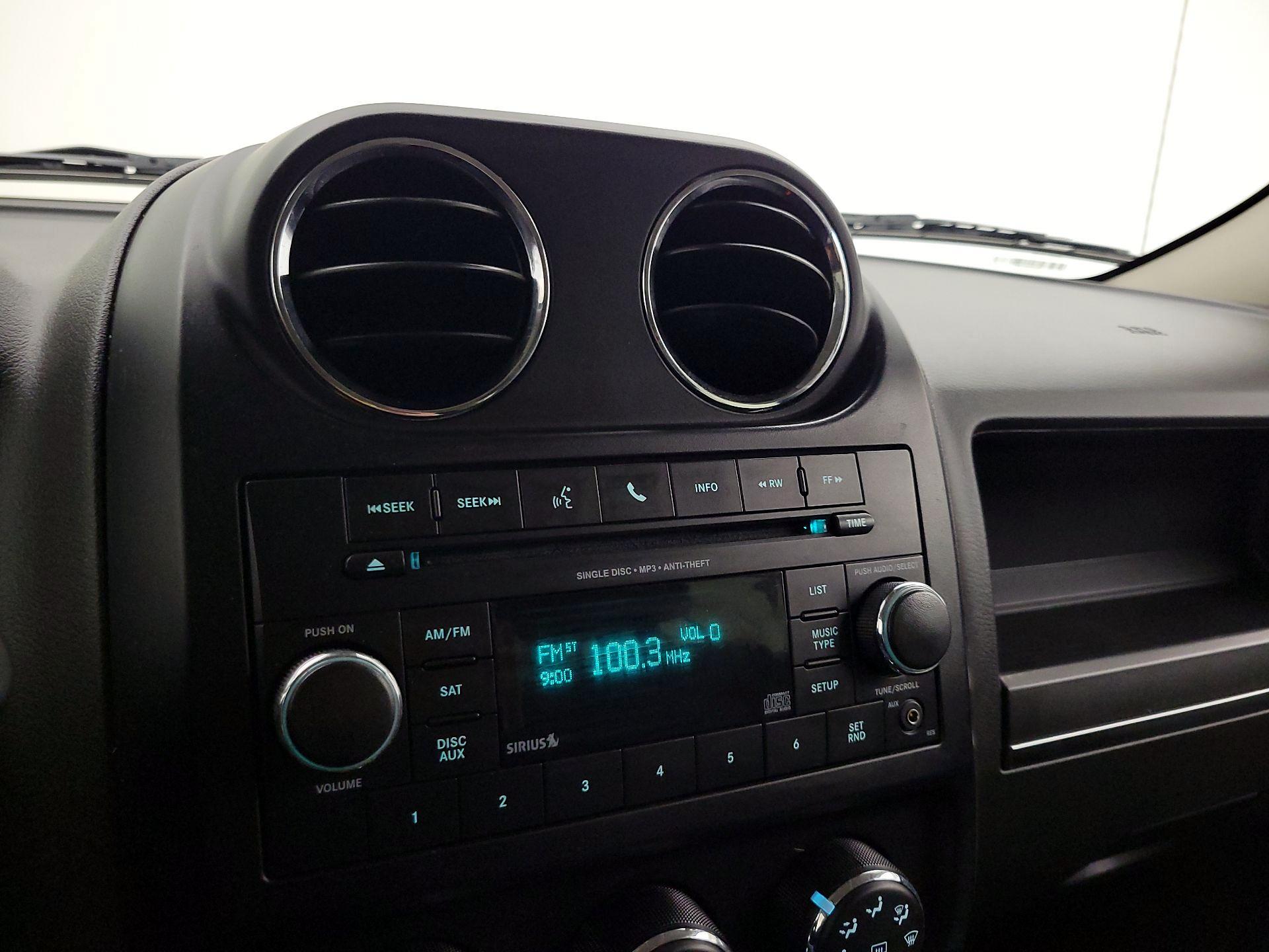 Thumbnail: 2016 Jeep Patriot - 13