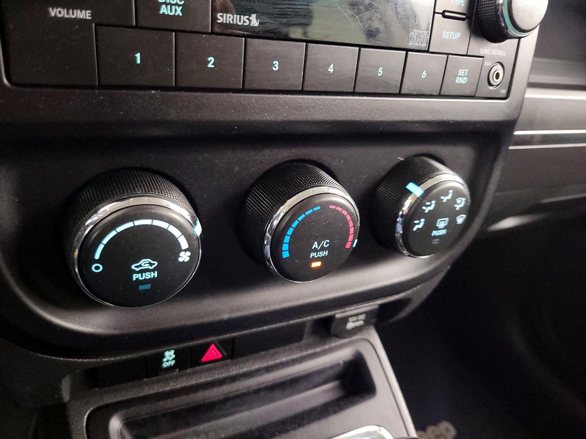 Thumbnail: 2016 Jeep Patriot - 14