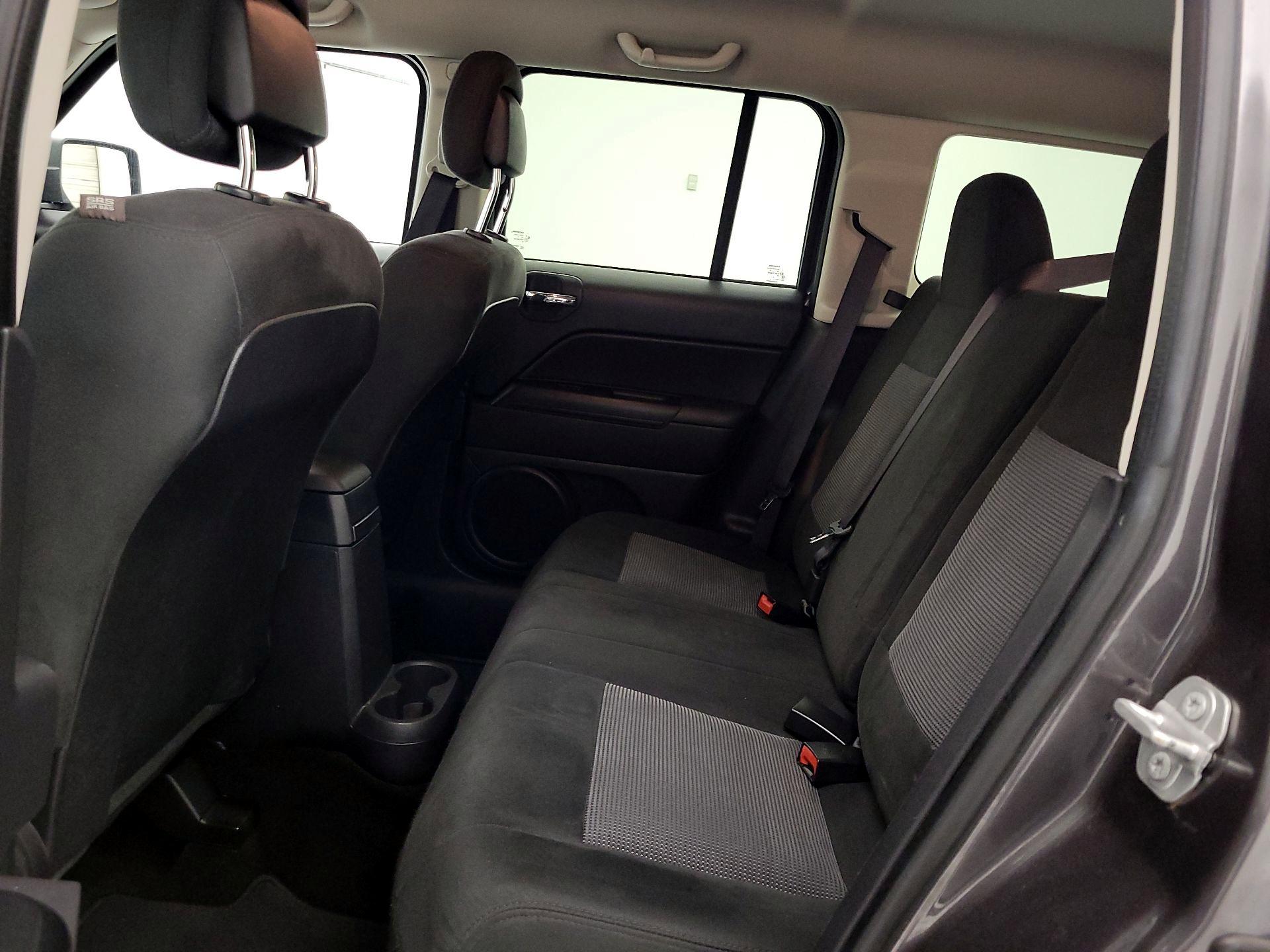 Thumbnail: 2016 Jeep Patriot - 17