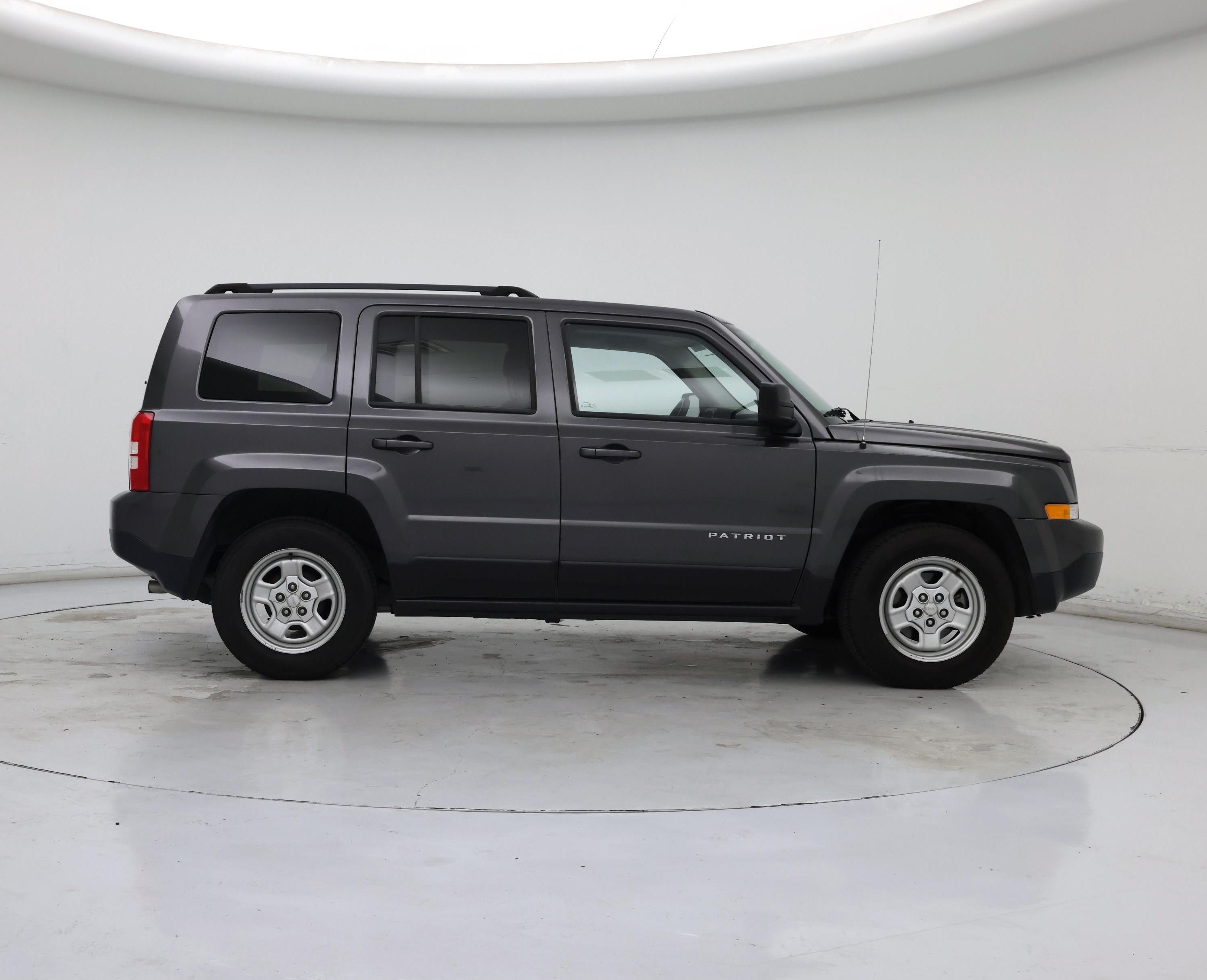 Thumbnail: 2016 Jeep Patriot - 7