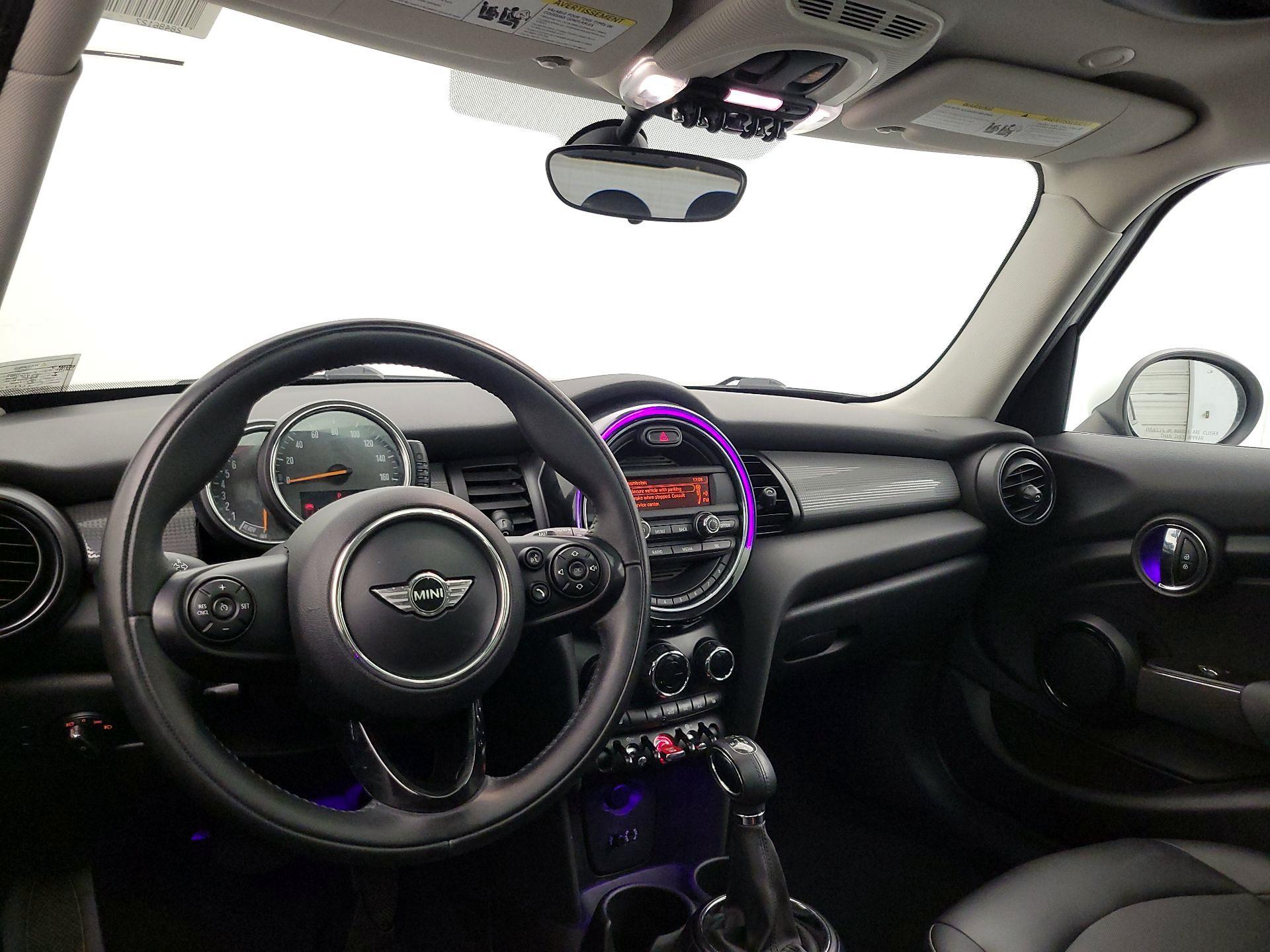 Thumbnail: 2016 MINI Cooper Hardtop - 9