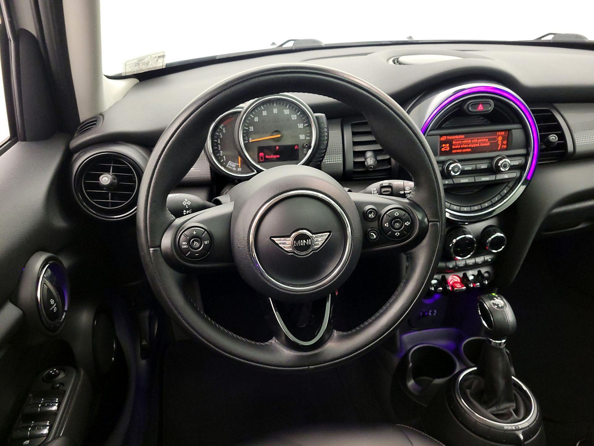 Thumbnail: 2016 MINI Cooper Hardtop - 10
