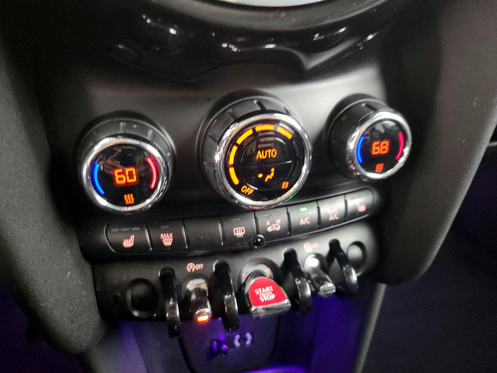 Thumbnail: 2016 MINI Cooper Hardtop - 15