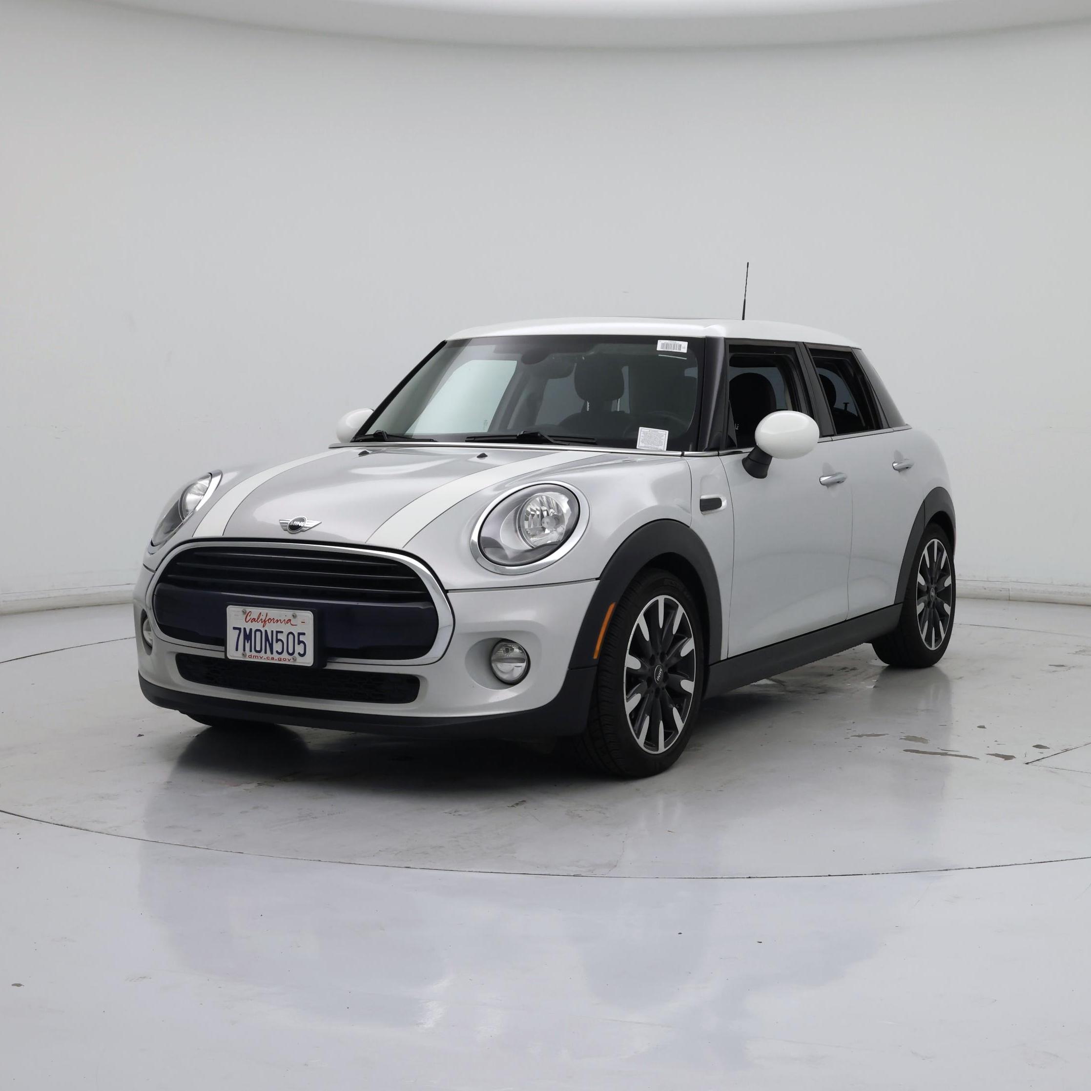 Thumbnail: 2016 MINI Cooper Hardtop - 4