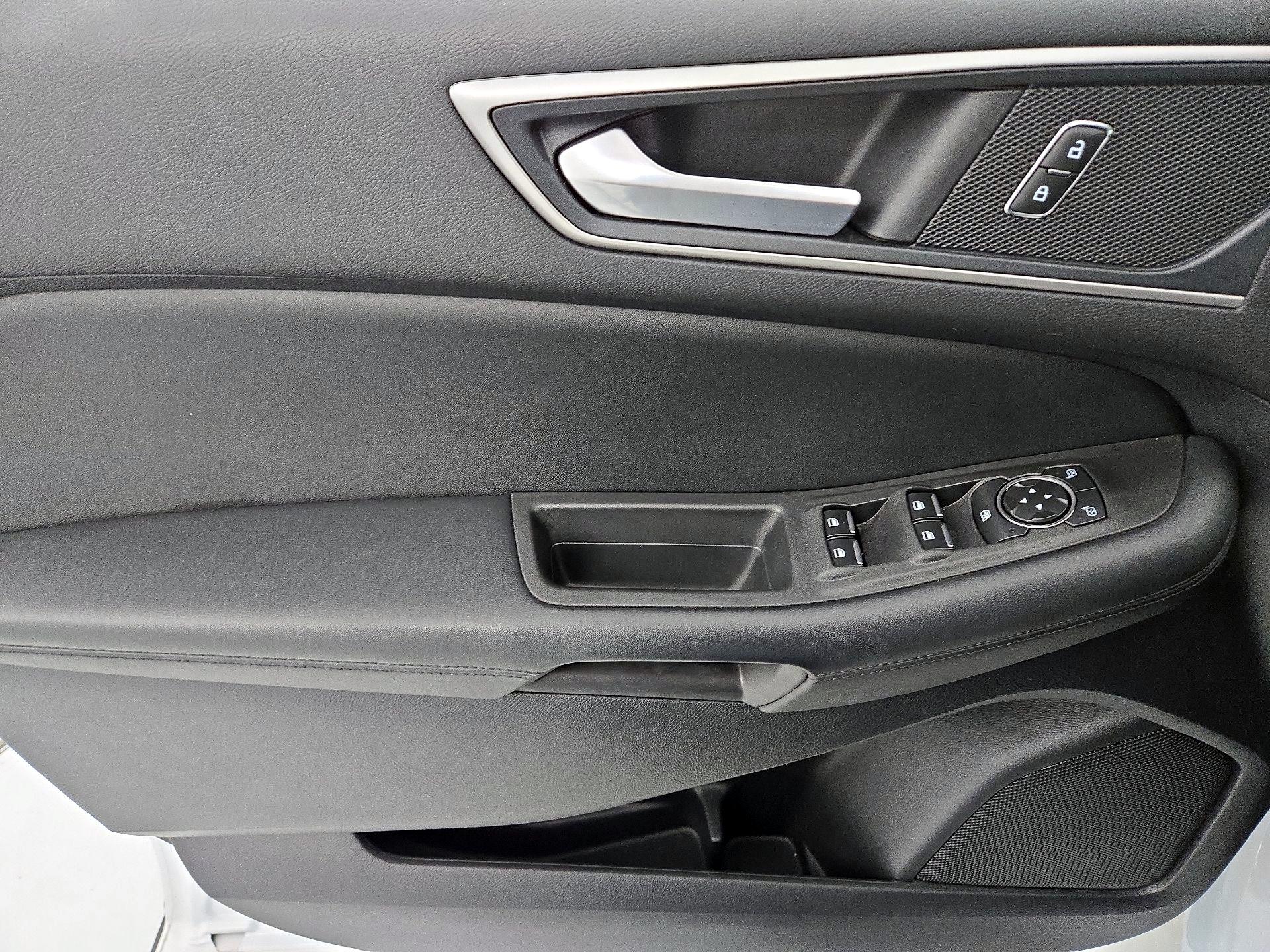 Thumbnail: 2021 Ford Edge - 12