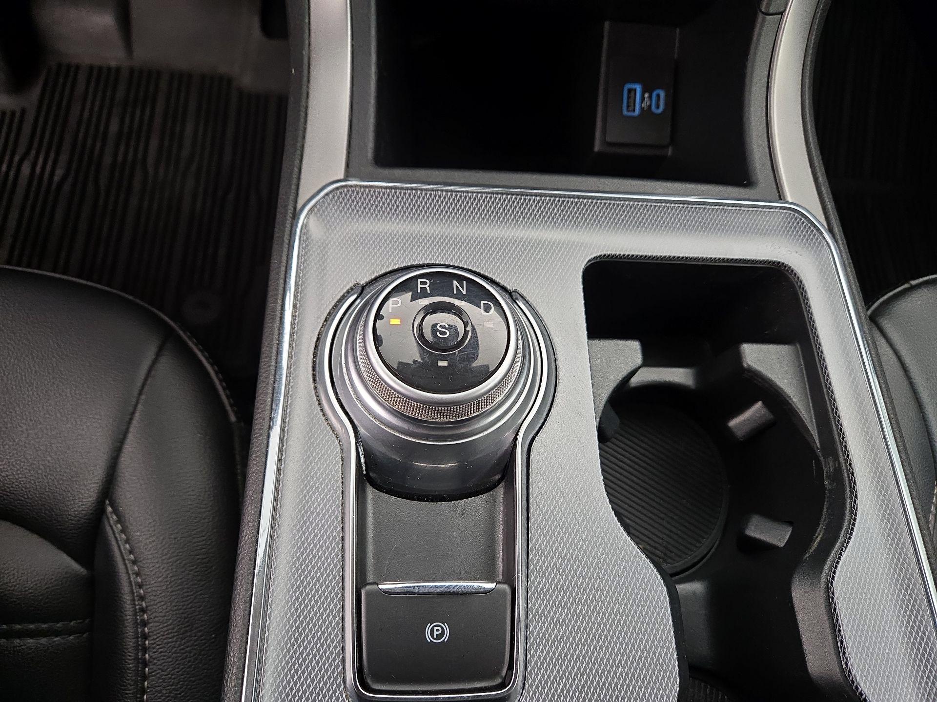 Thumbnail: 2021 Ford Edge - 17