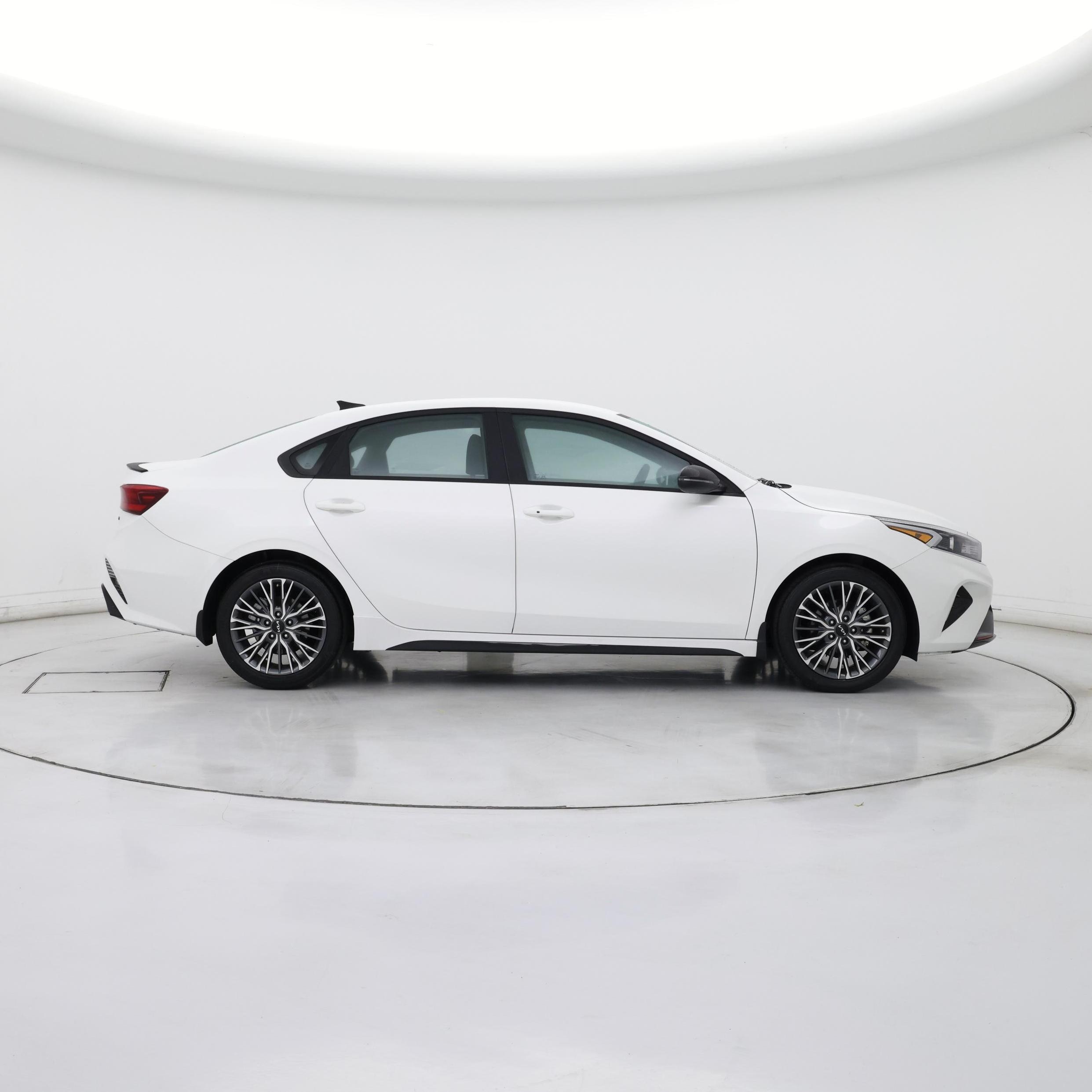 Thumbnail: 2024 Kia Forte - 7