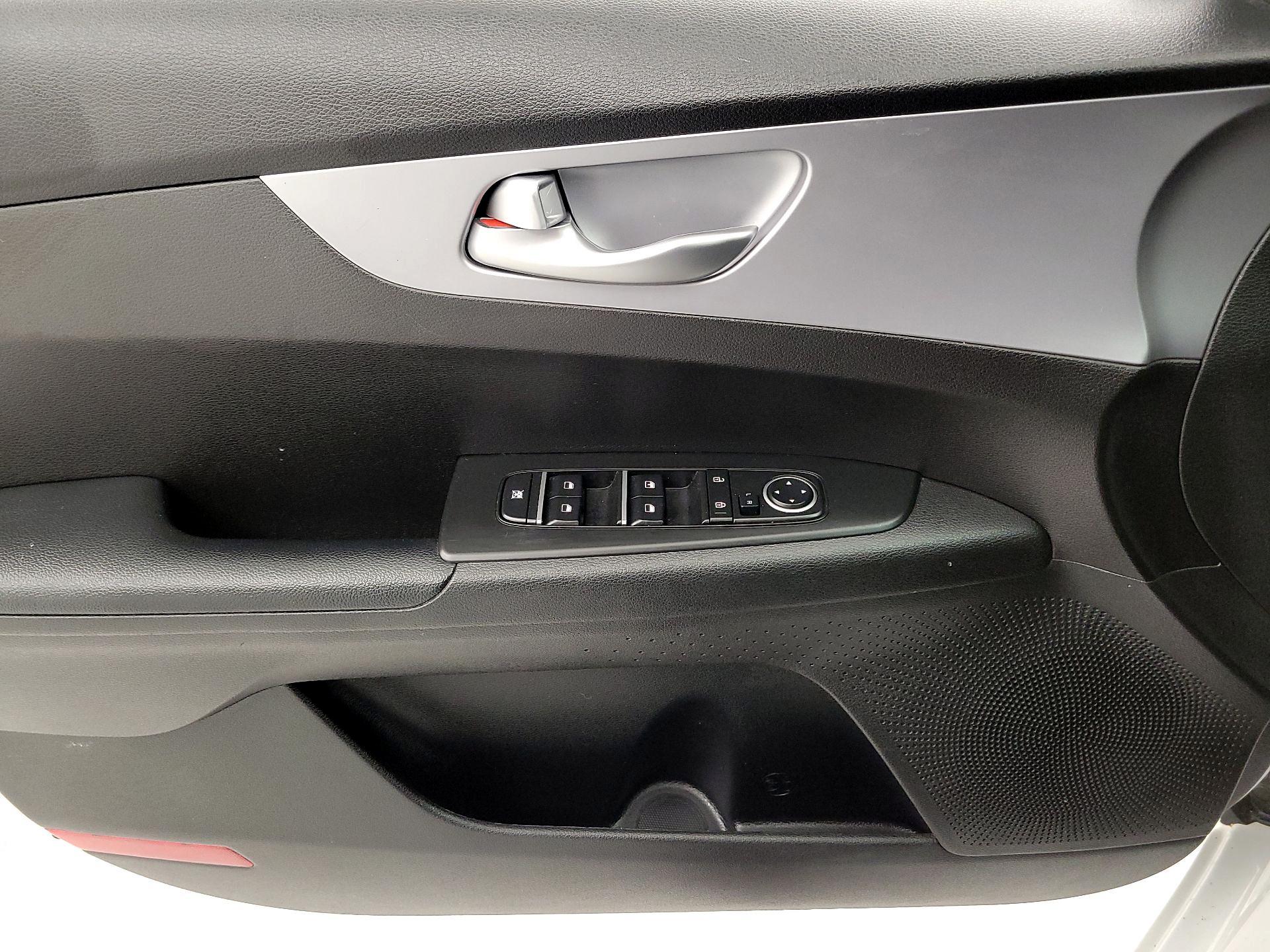 Thumbnail: 2023 Kia Forte - 12