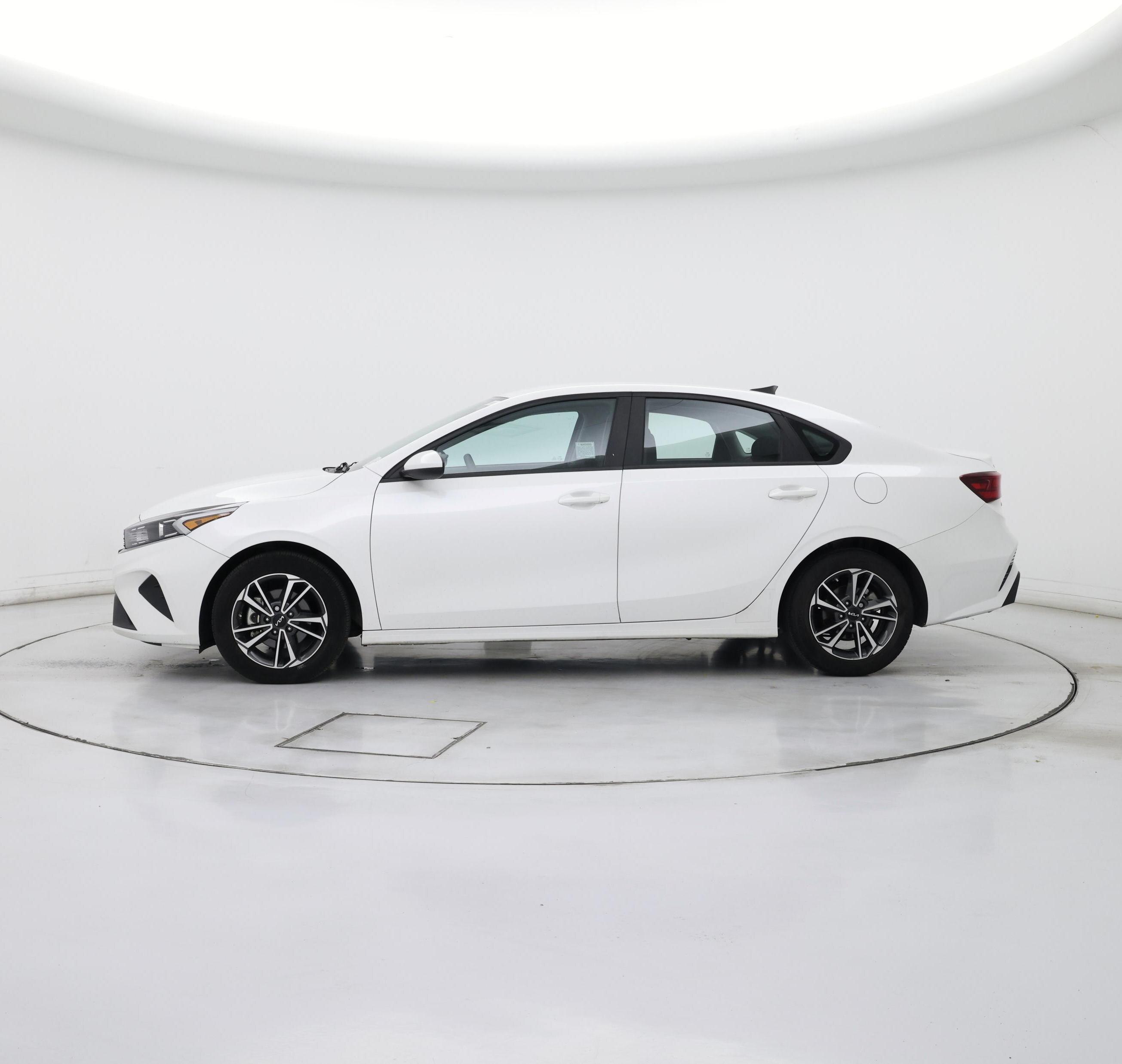 Thumbnail: 2023 Kia Forte - 3