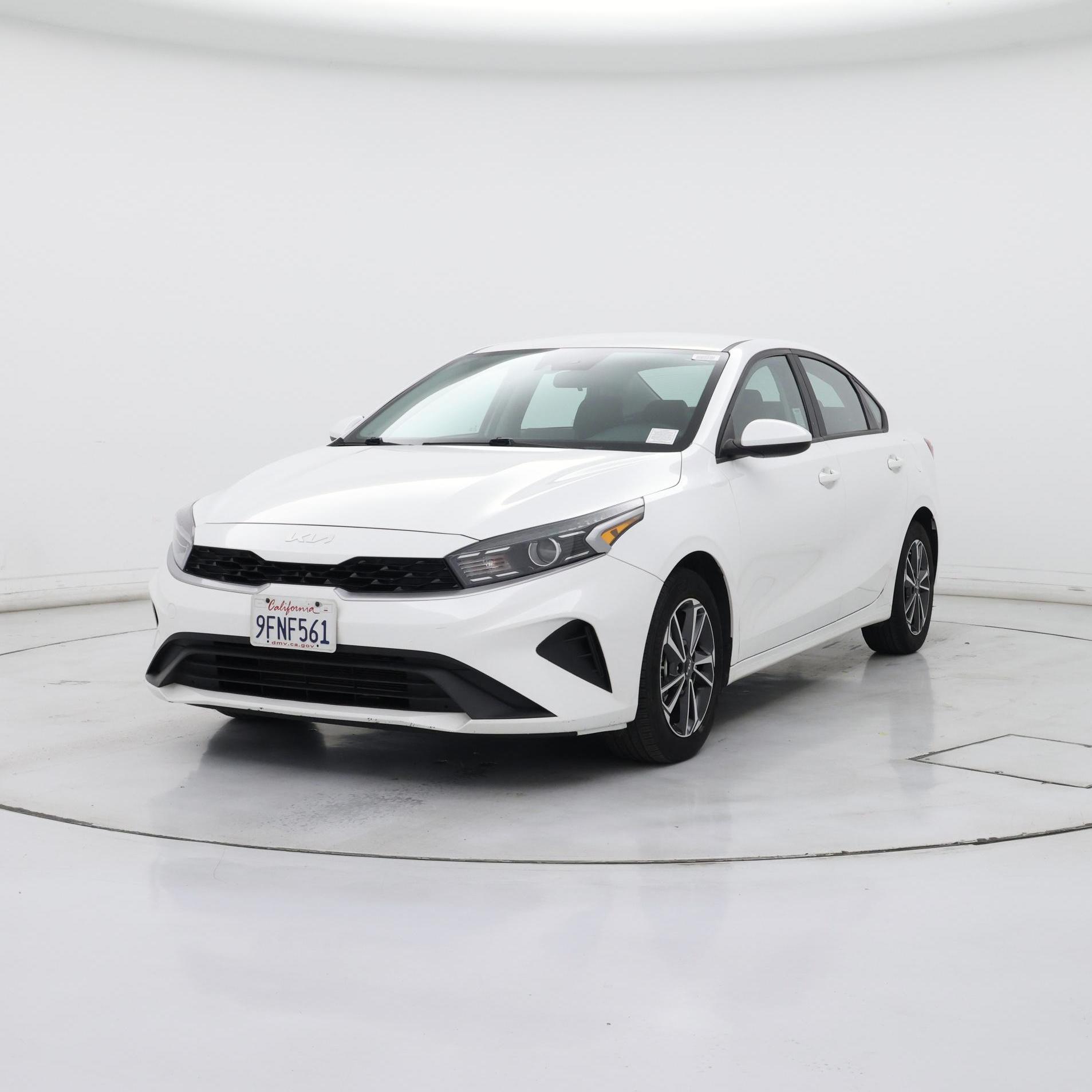 Thumbnail: 2023 Kia Forte - 4