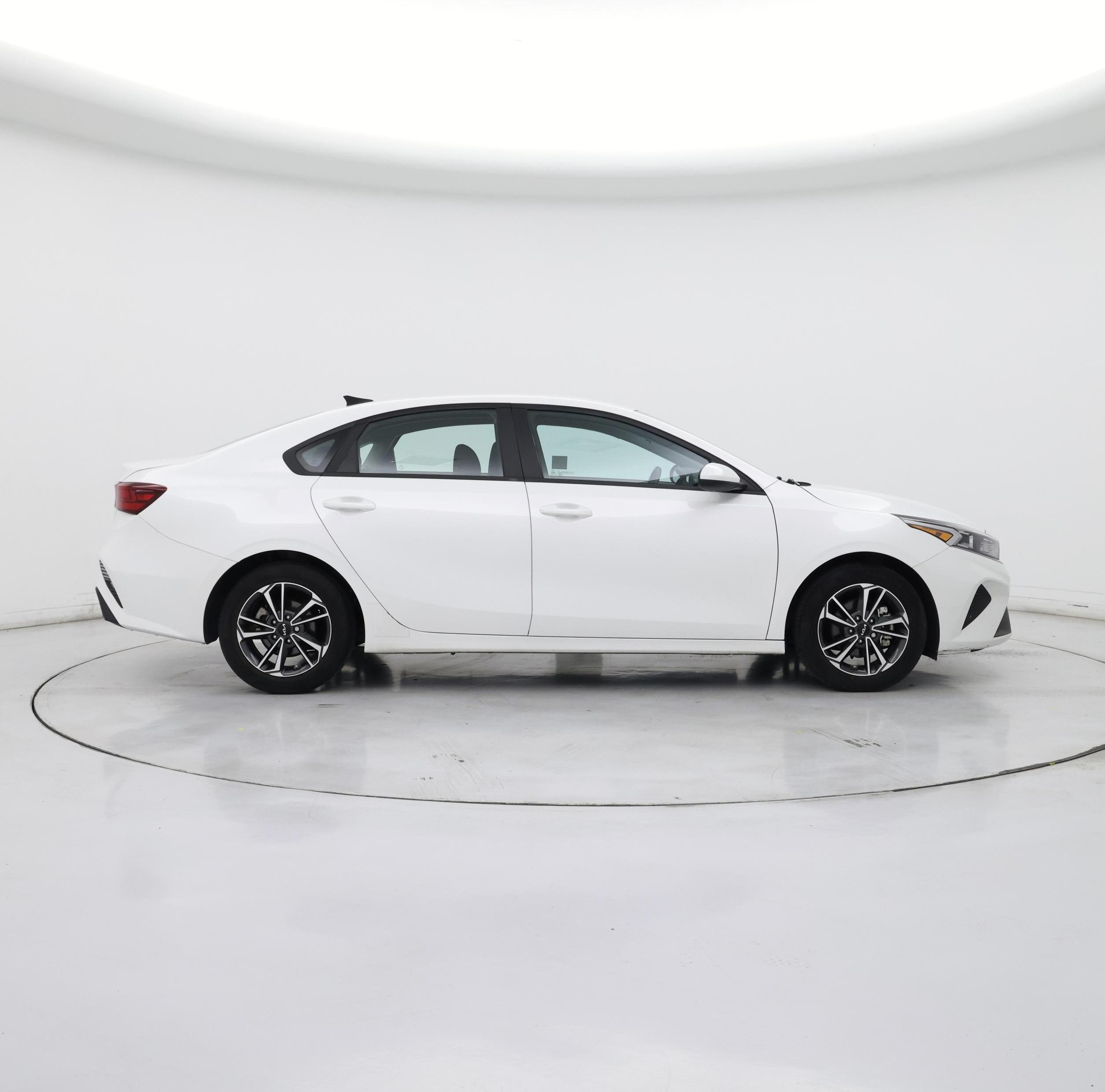 Thumbnail: 2023 Kia Forte - 7