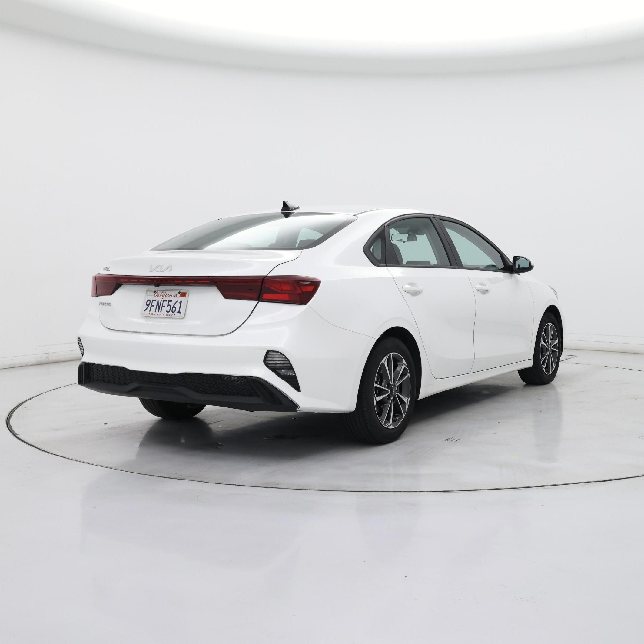 Thumbnail: 2023 Kia Forte - 8