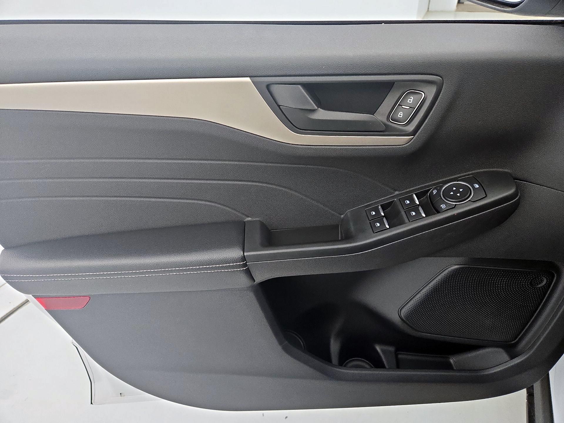 Thumbnail: 2022 Ford Escape - 12