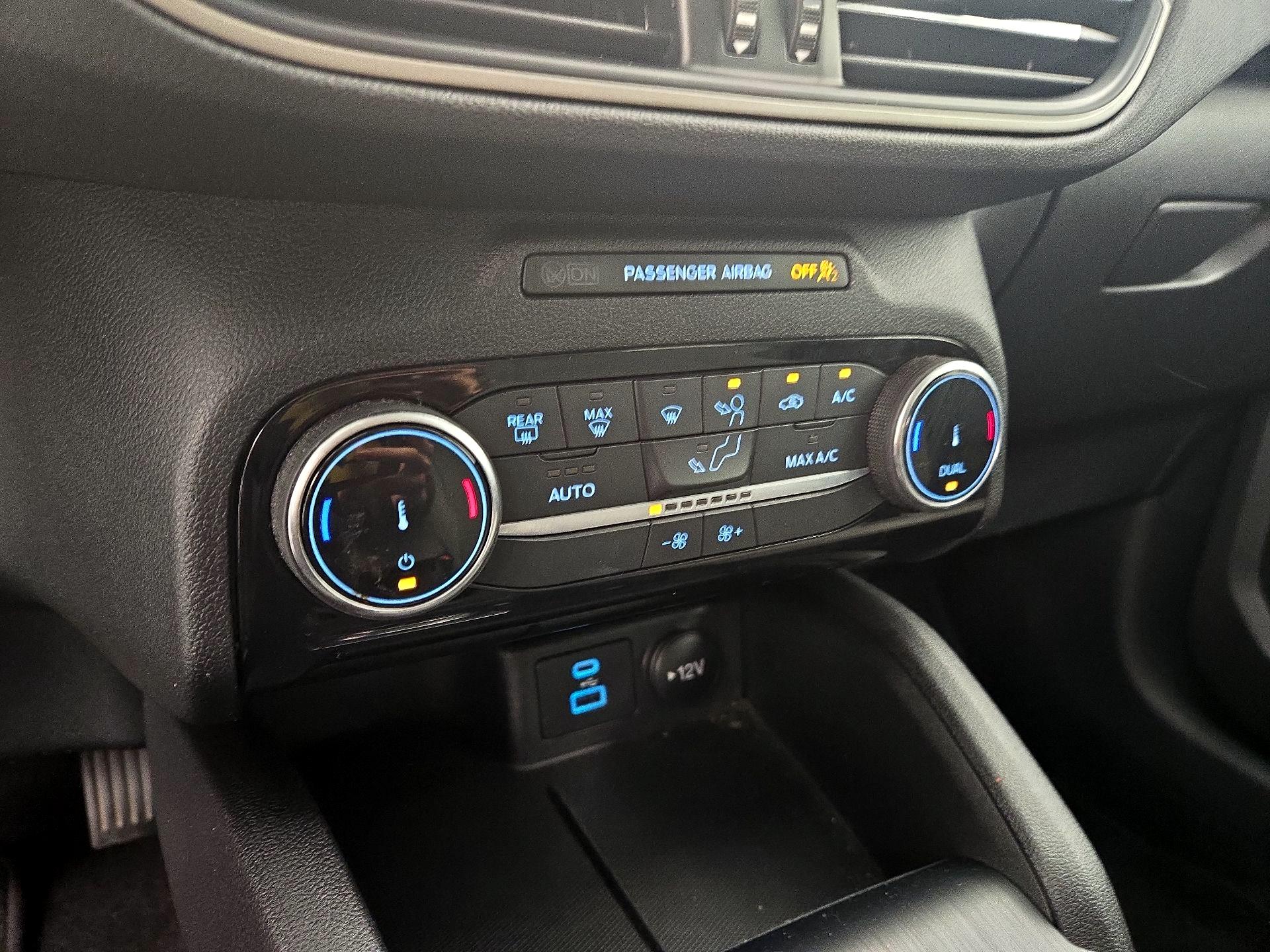 Thumbnail: 2022 Ford Escape - 16