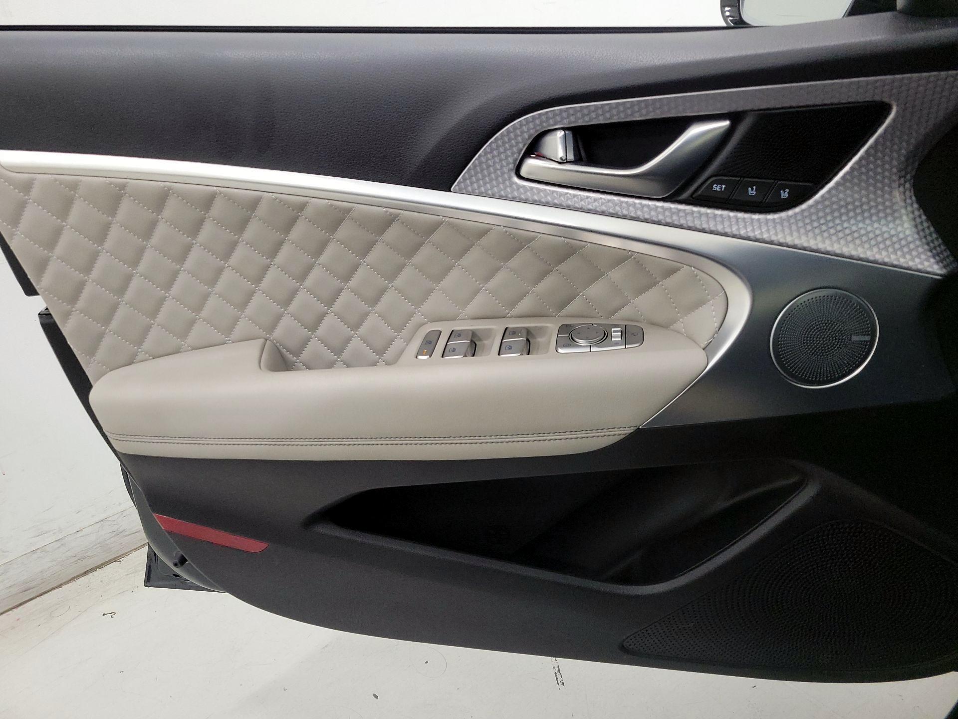 Thumbnail: 2023 Genesis G70 - 12