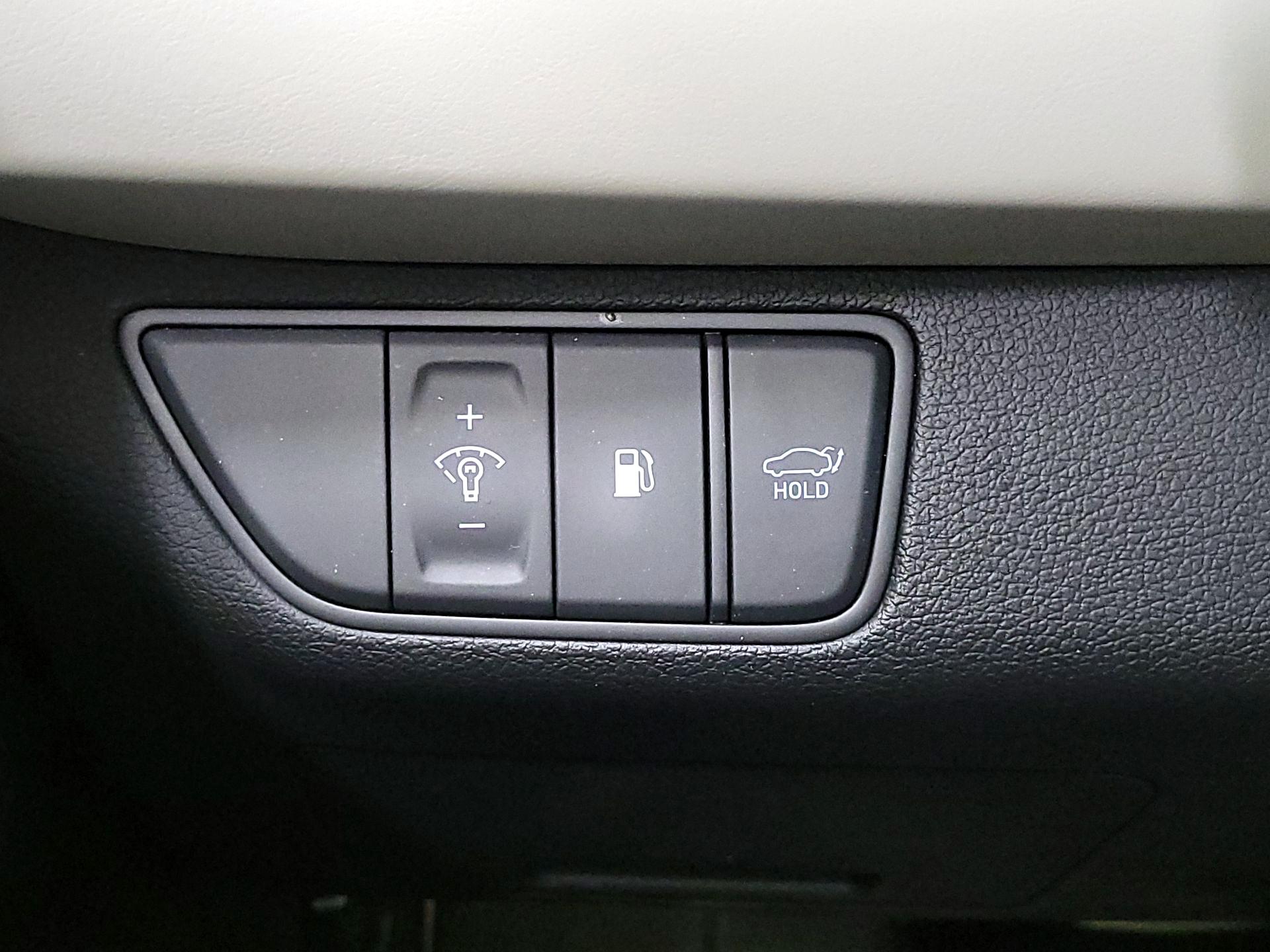 Thumbnail: 2023 Genesis G70 - 13