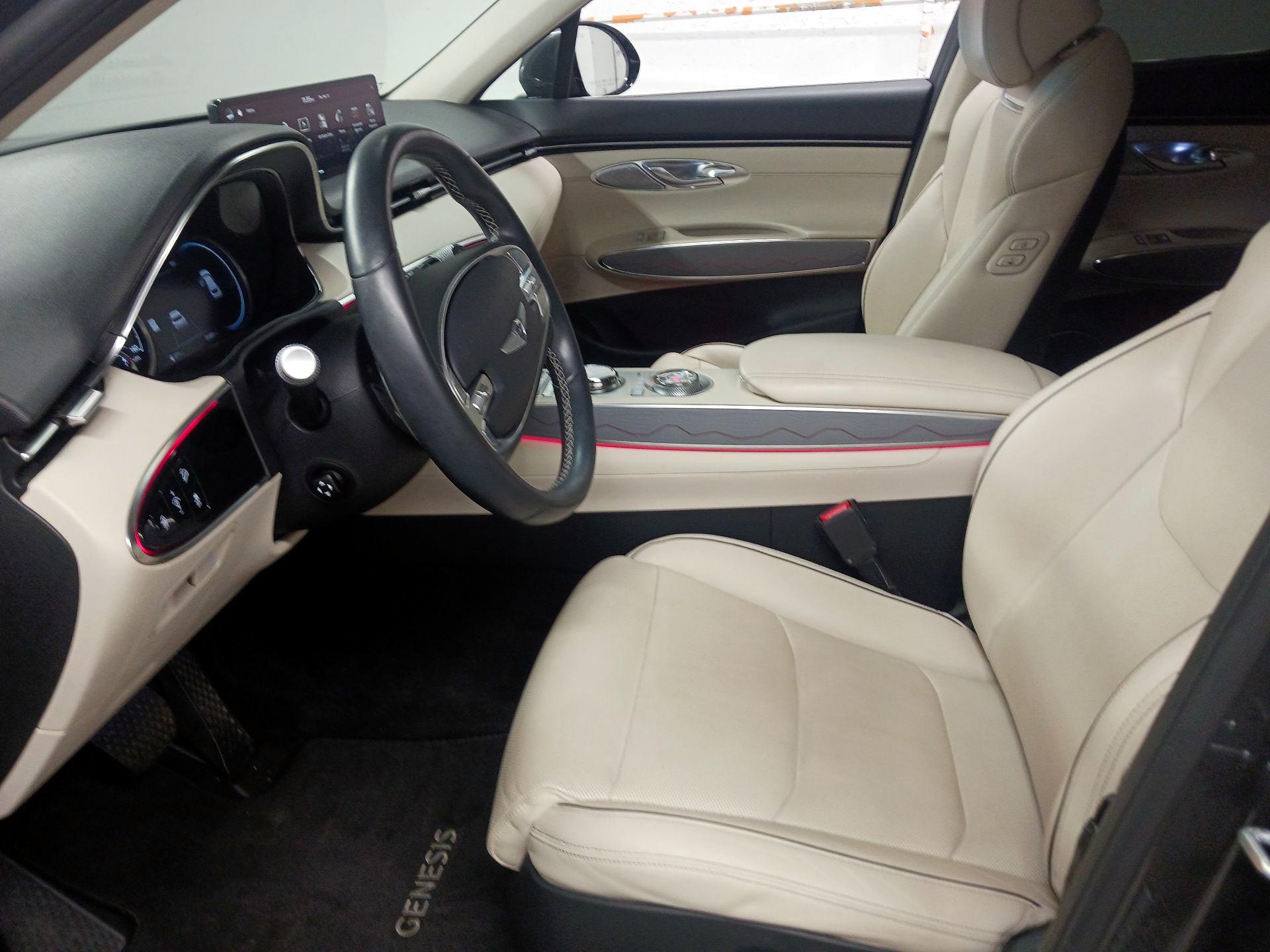 Thumbnail: 2023 Genesis GV70 - 11